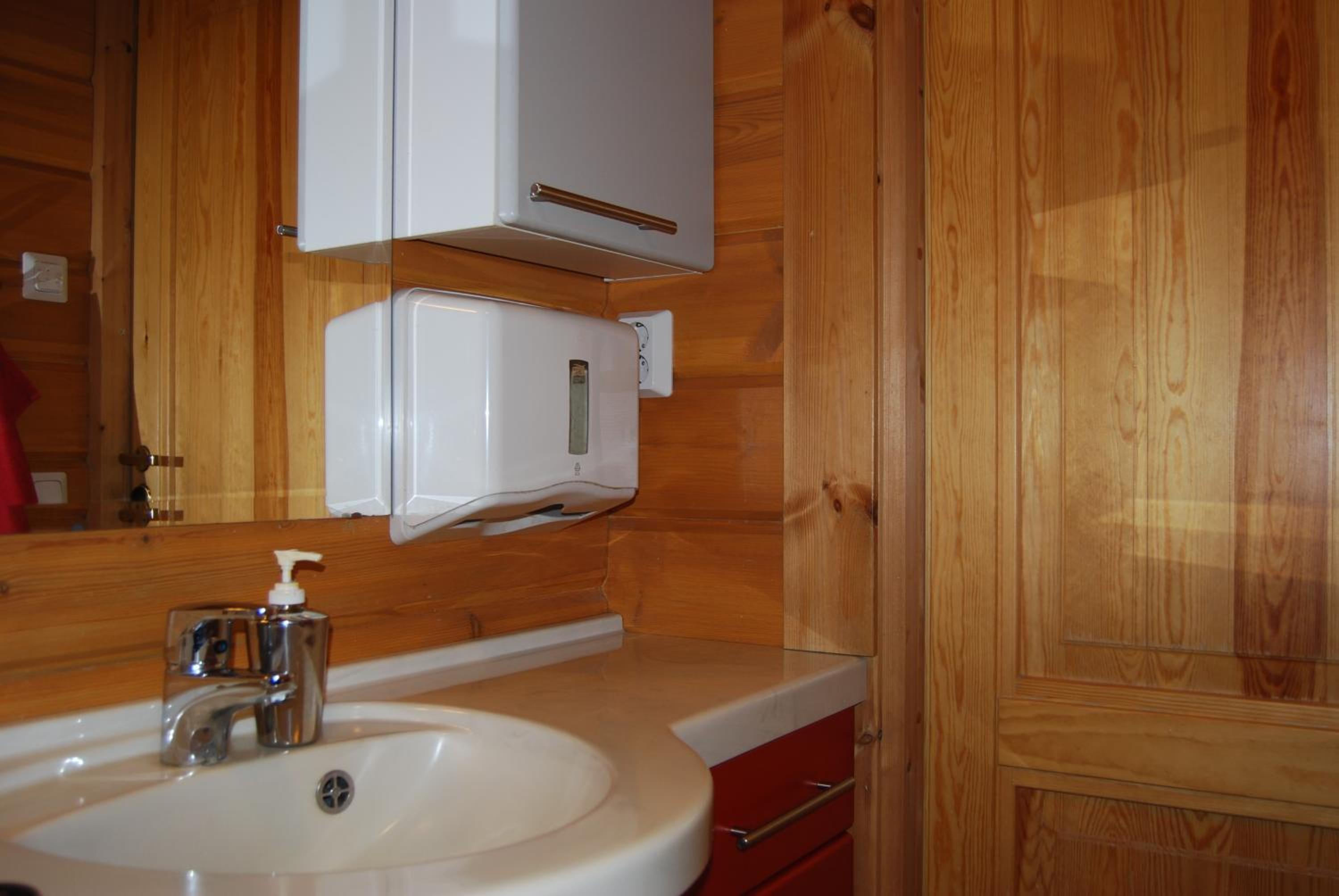 Three-Bedroom Villa - Photo 36