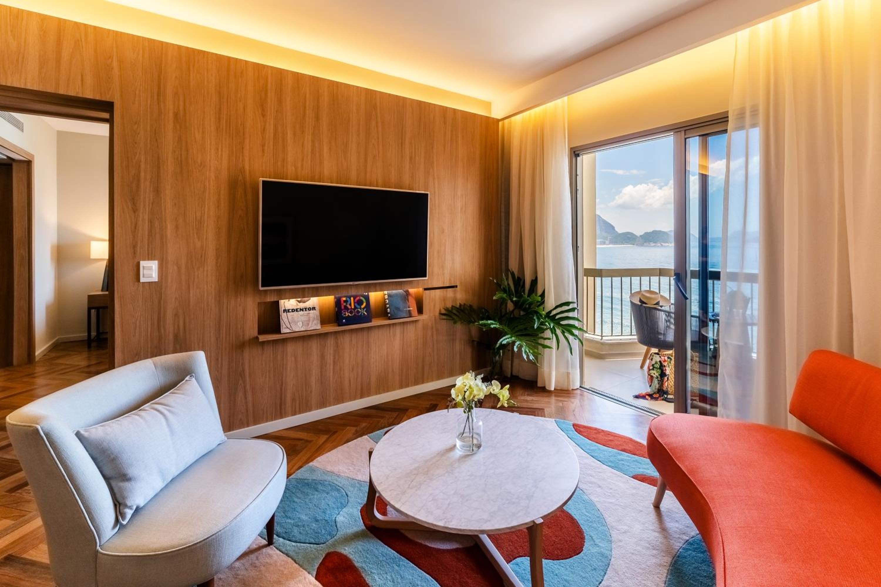 One-Bedroom King Suite with Sea View - Photo 8