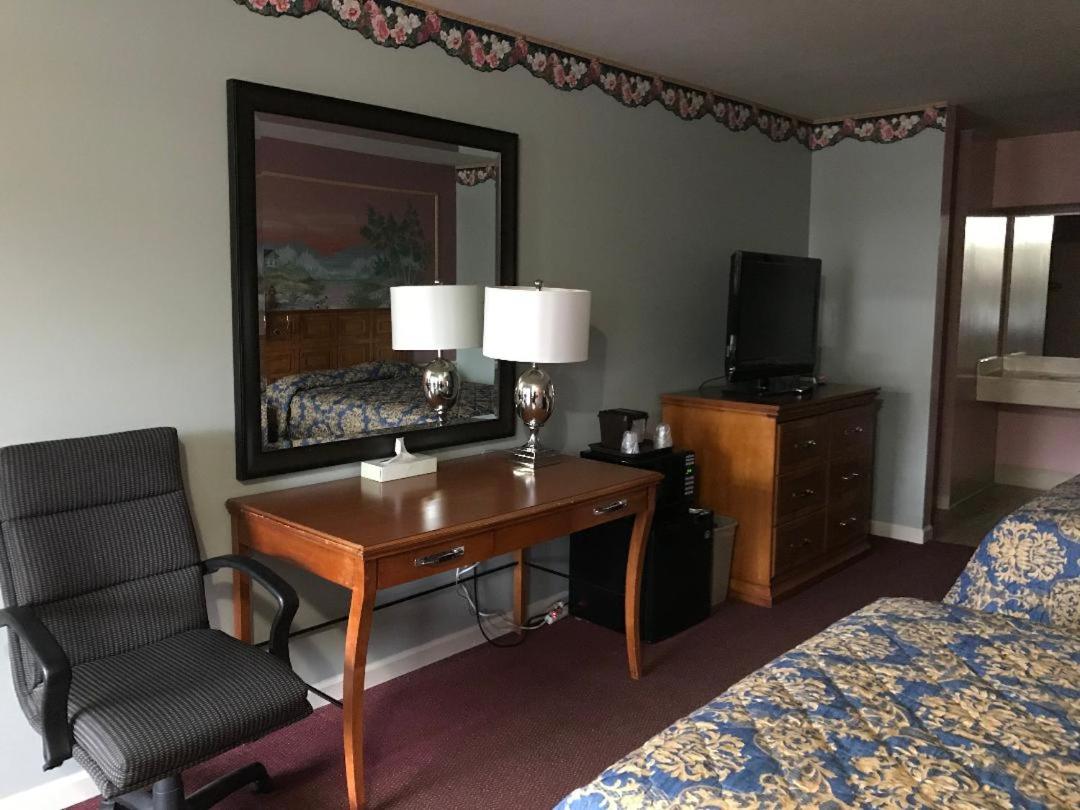 Double Room with Two Double Beds - Non-Smoking
