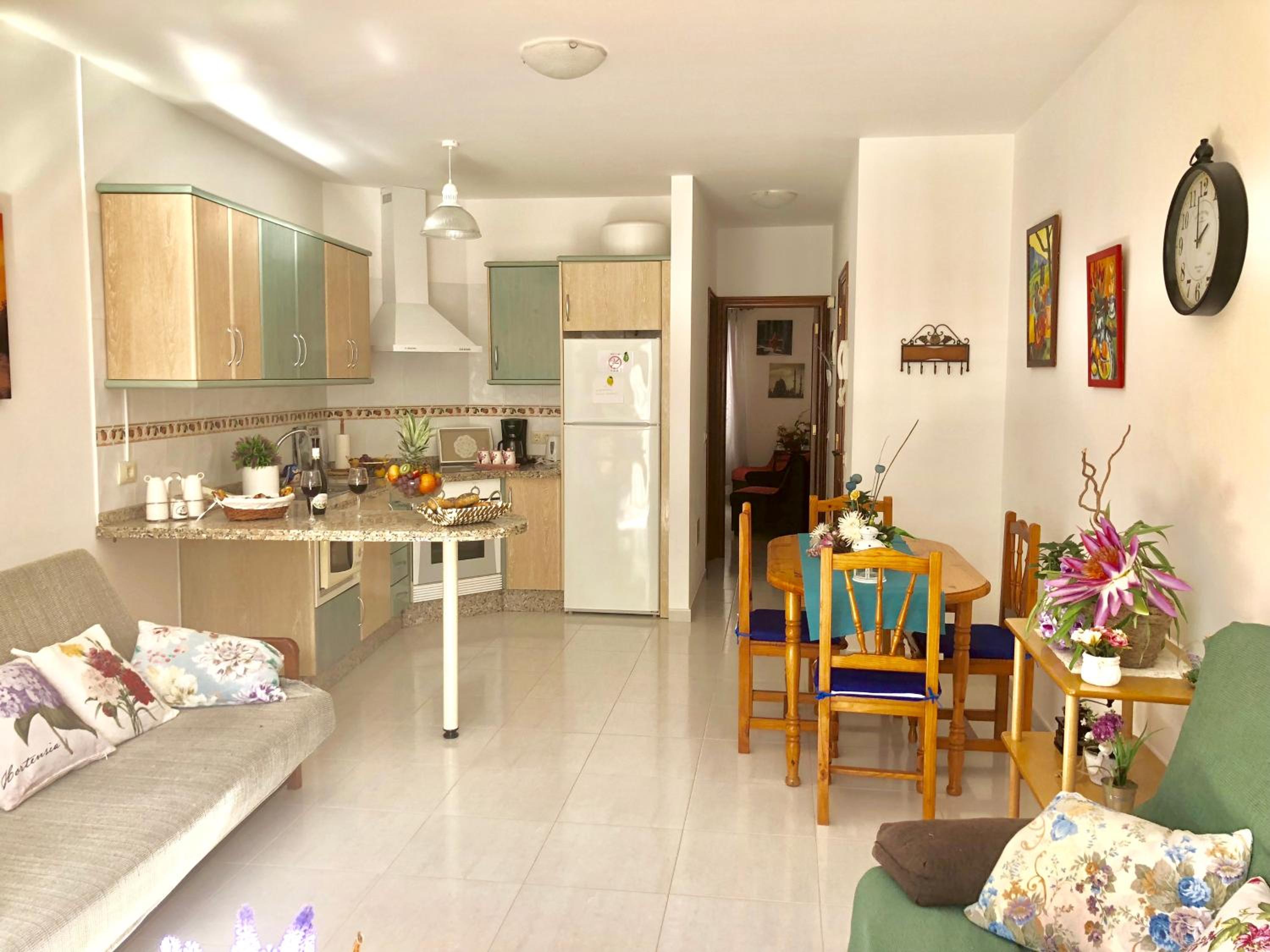 Apartment with Terrace - Photo 13