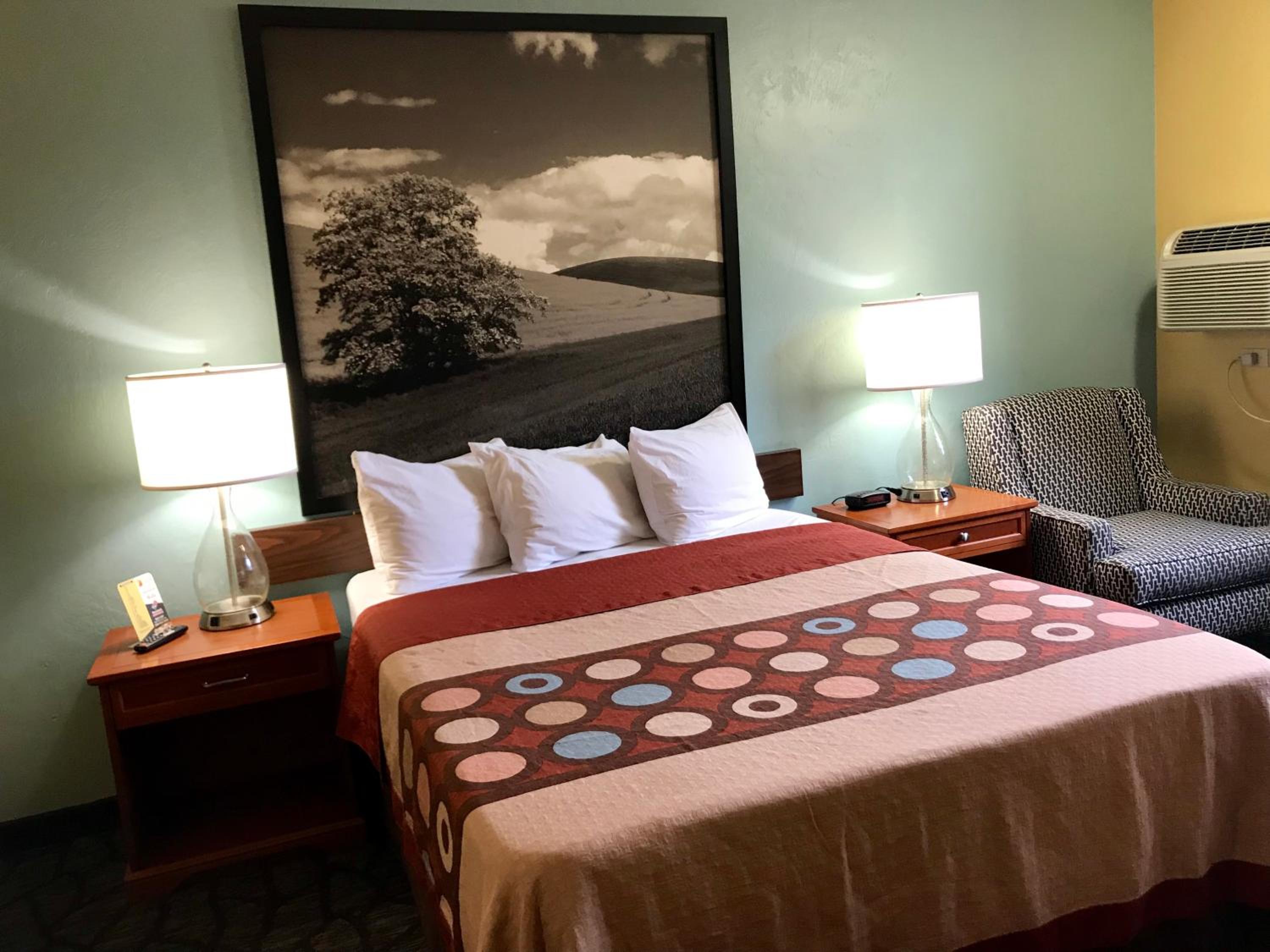 Queen Room - Mobility Access/Non-Smoking - Photo 3