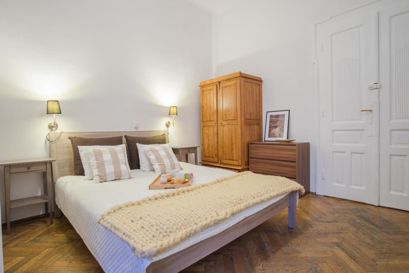 Double Room - Photo 7