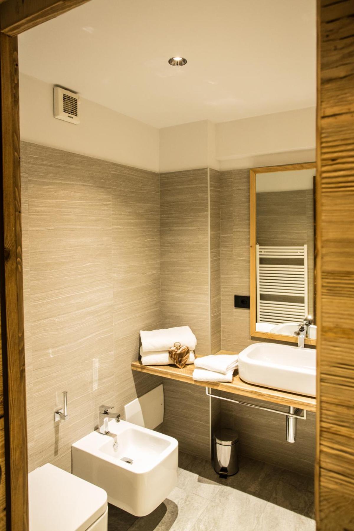 Double Room with Private Bathroom photo 2