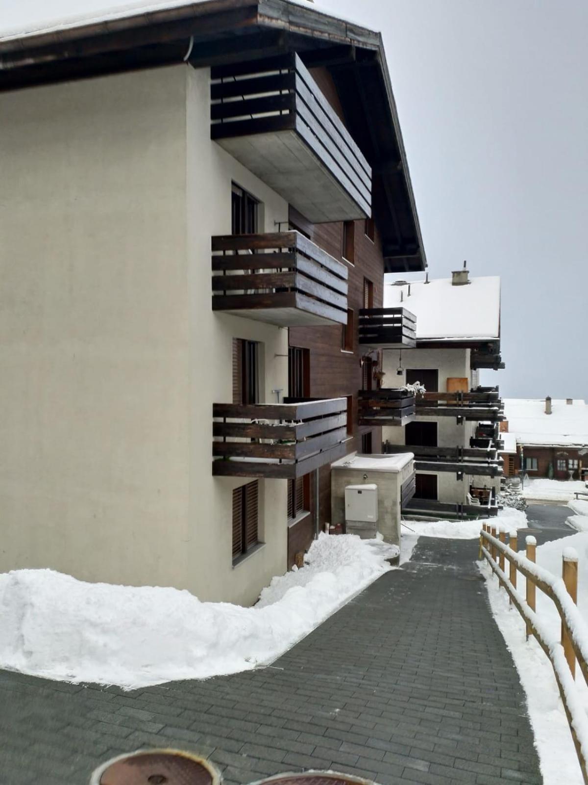 Apartment with Mountain View photo 2