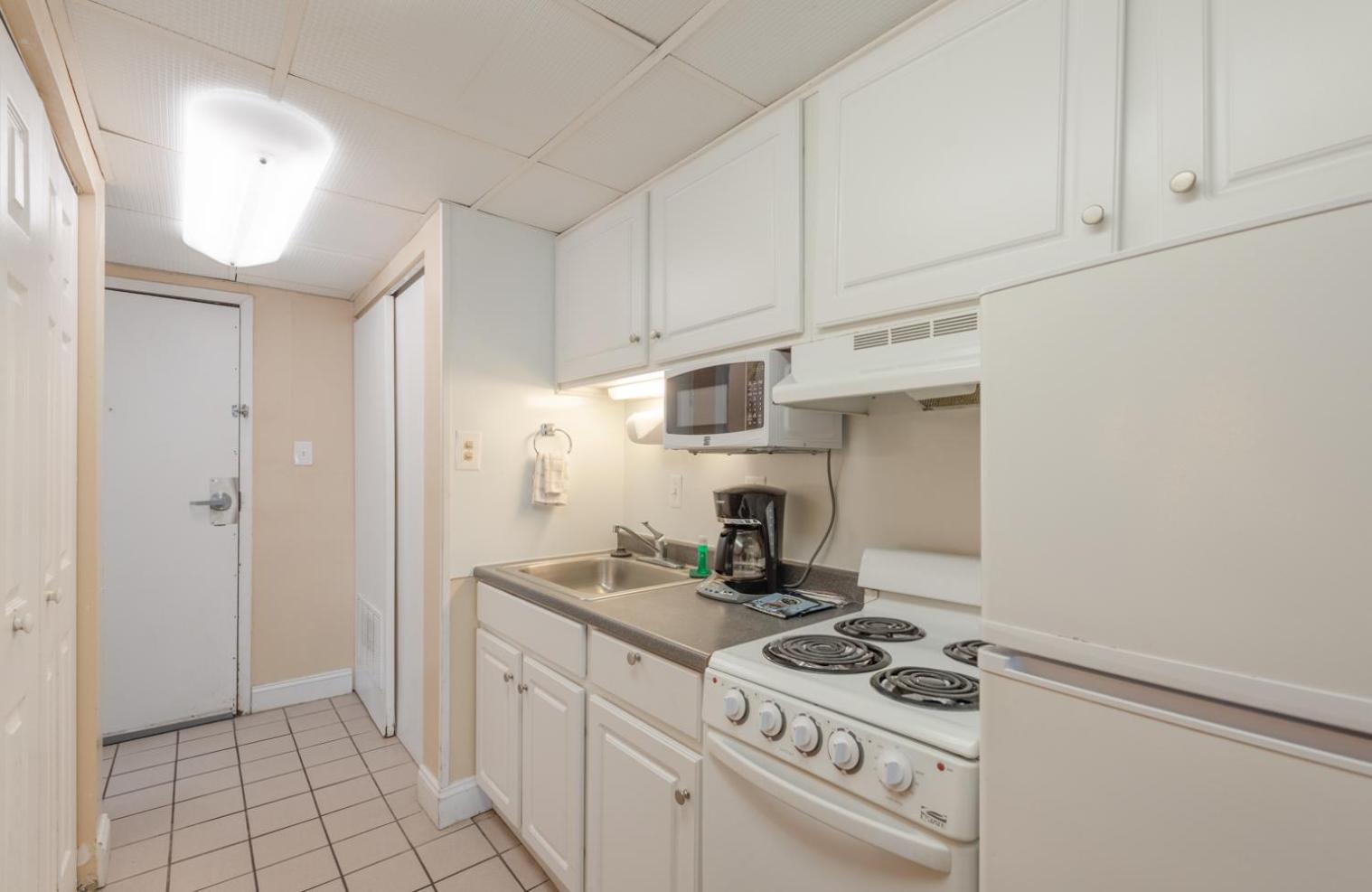 Studio Apartment with Ocean View photo 2