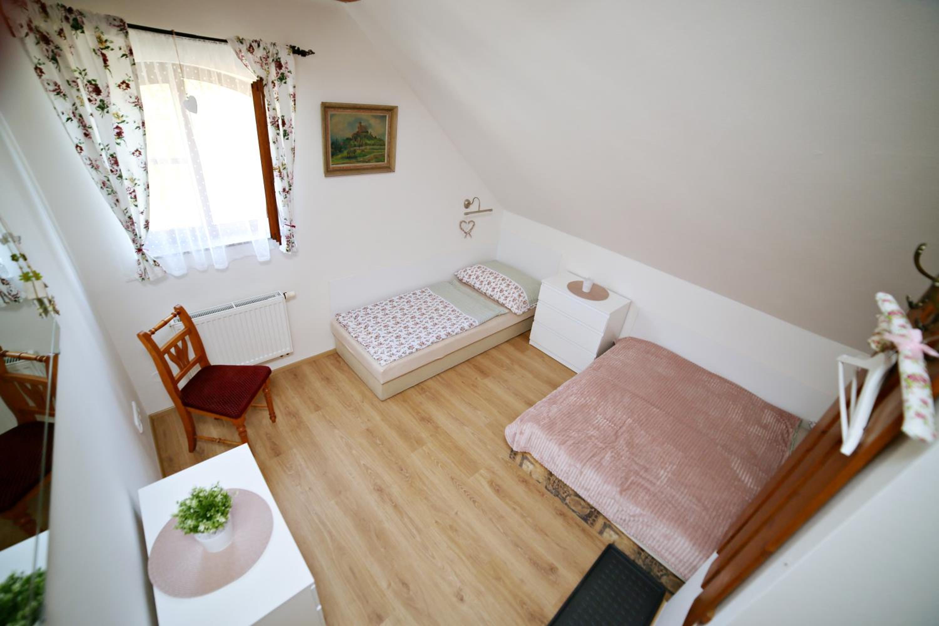 Standard Triple Room with Shared Bathroom photo 1