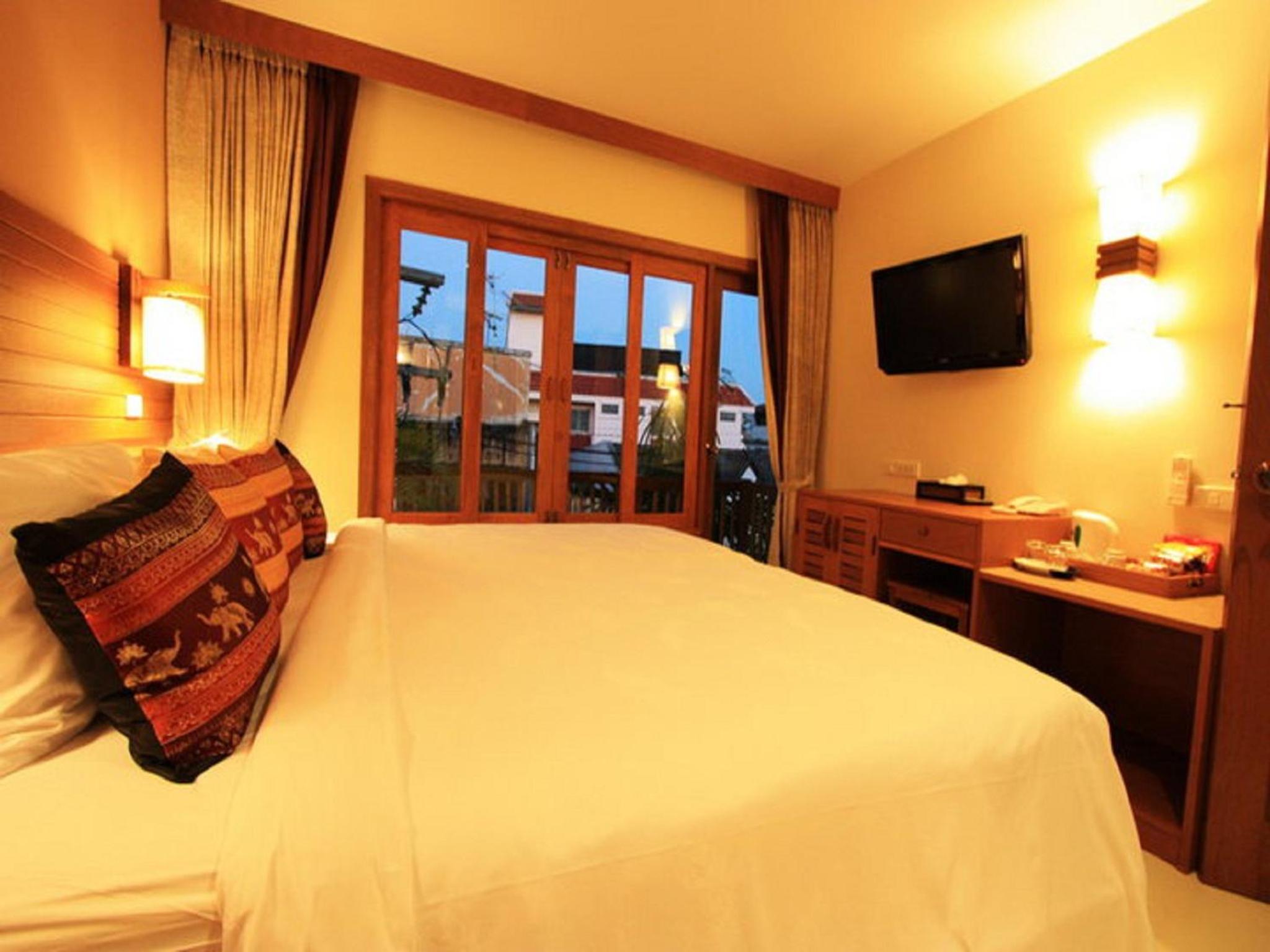 Standard Double or Twin Room - Photo 9