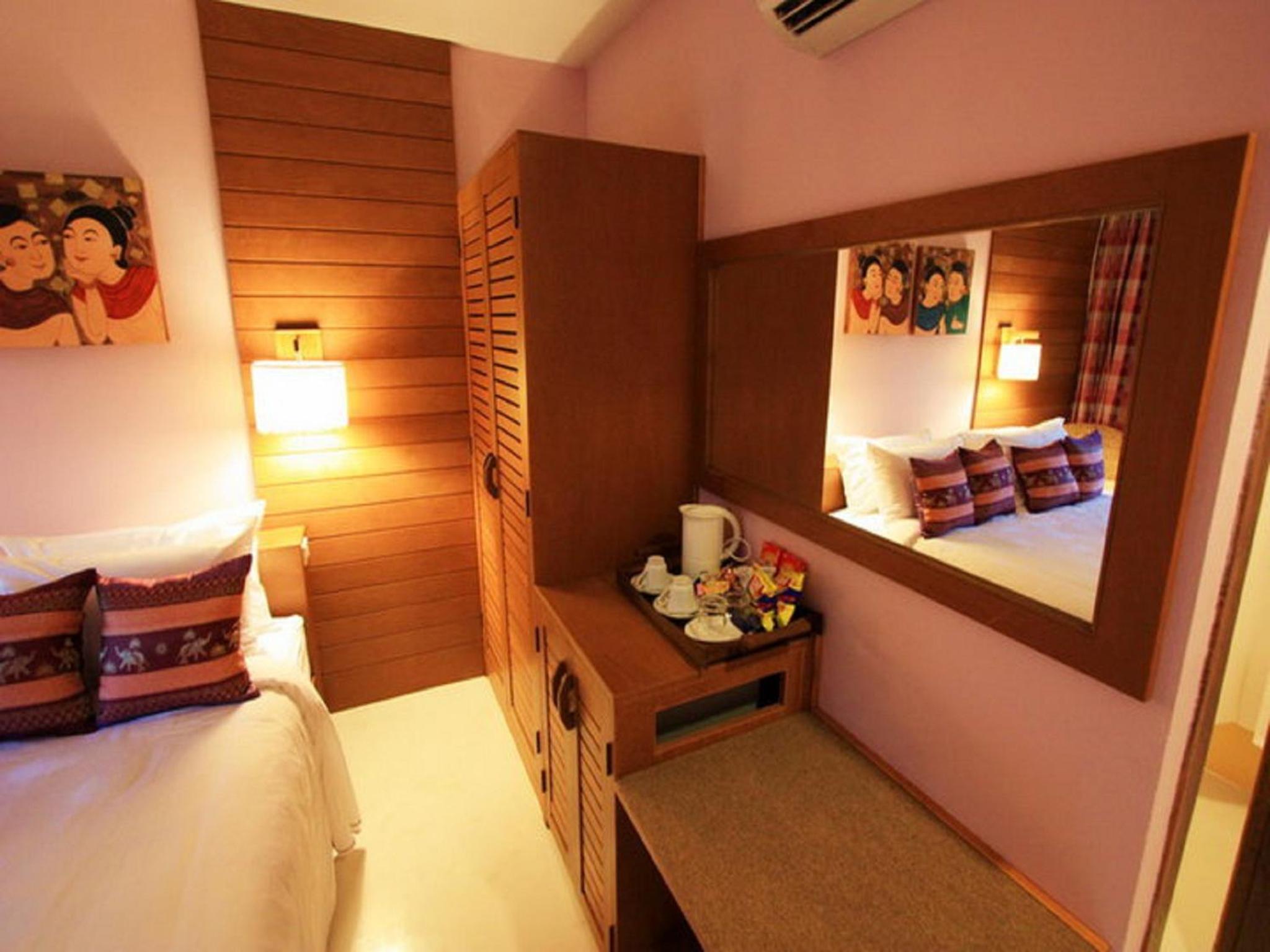 Standard Double or Twin Room - Photo 10