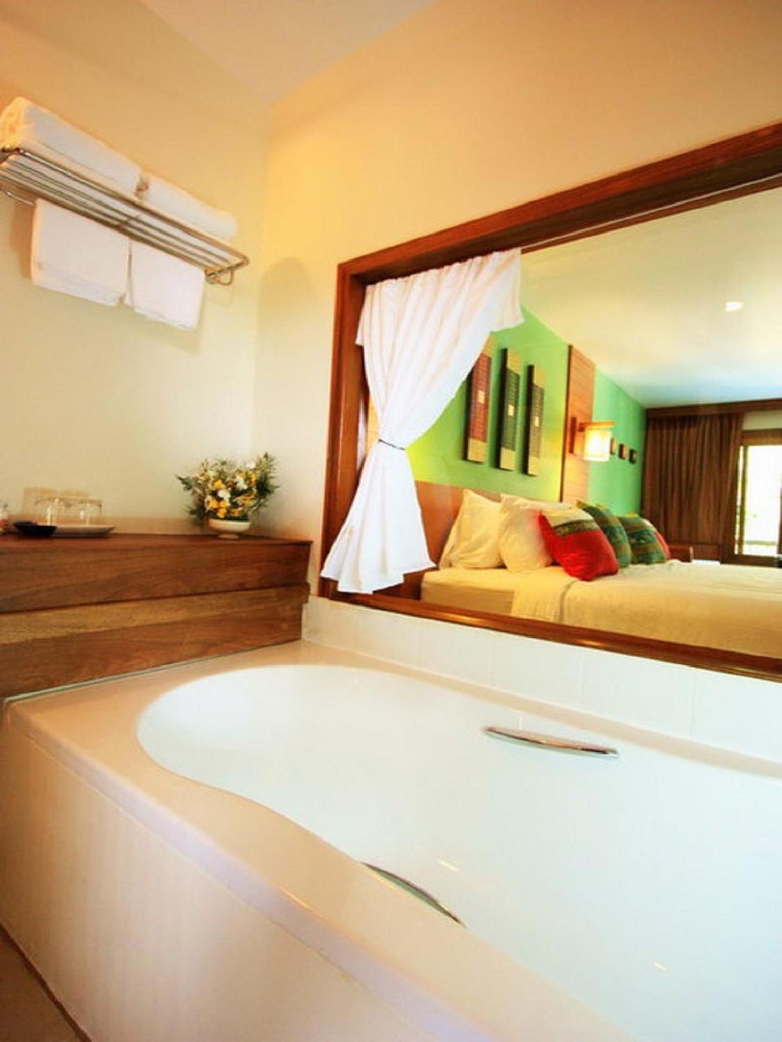 Deluxe Double Room - Photo 21
