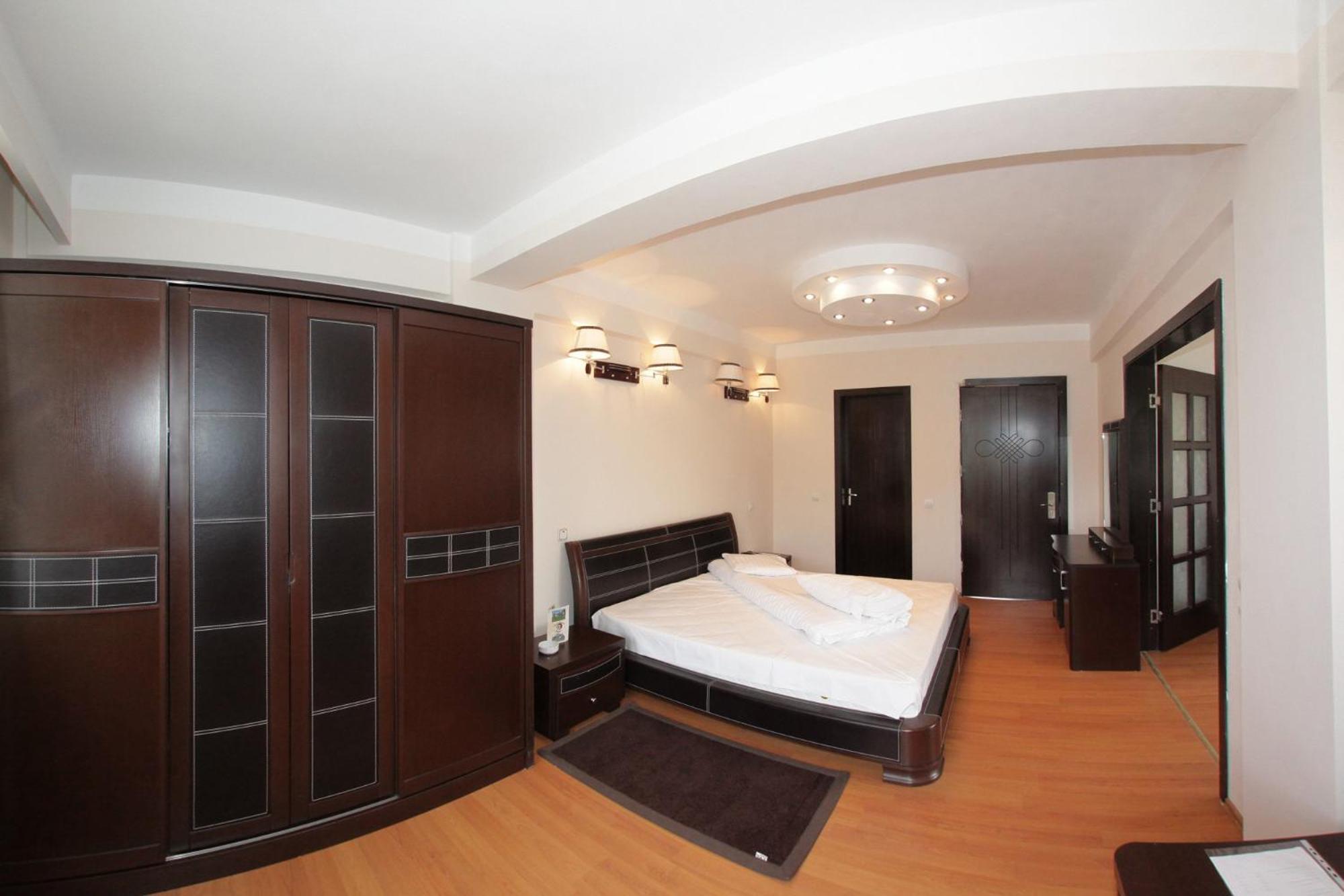 One-Bedroom Suite photo 1