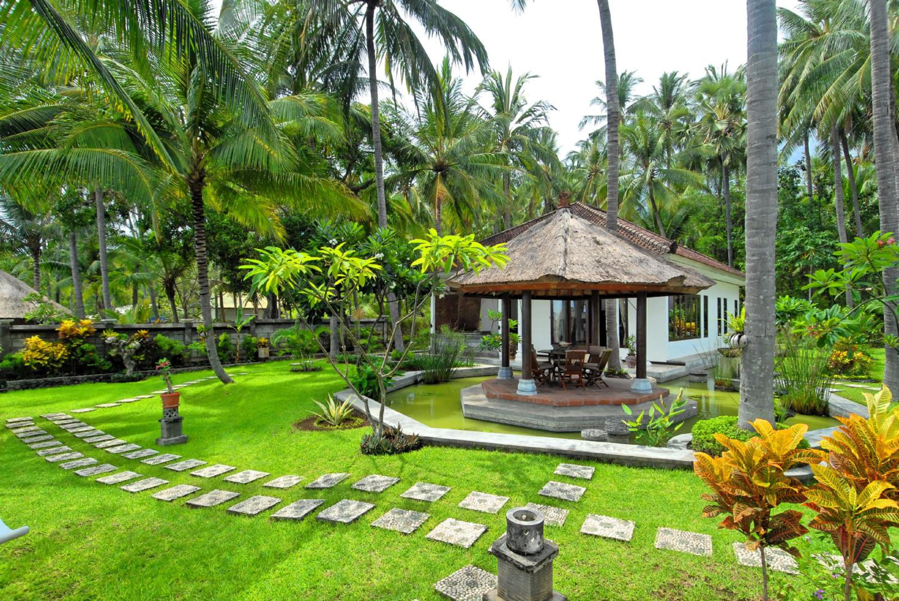 Three-Bedroom Villa - Photo 32