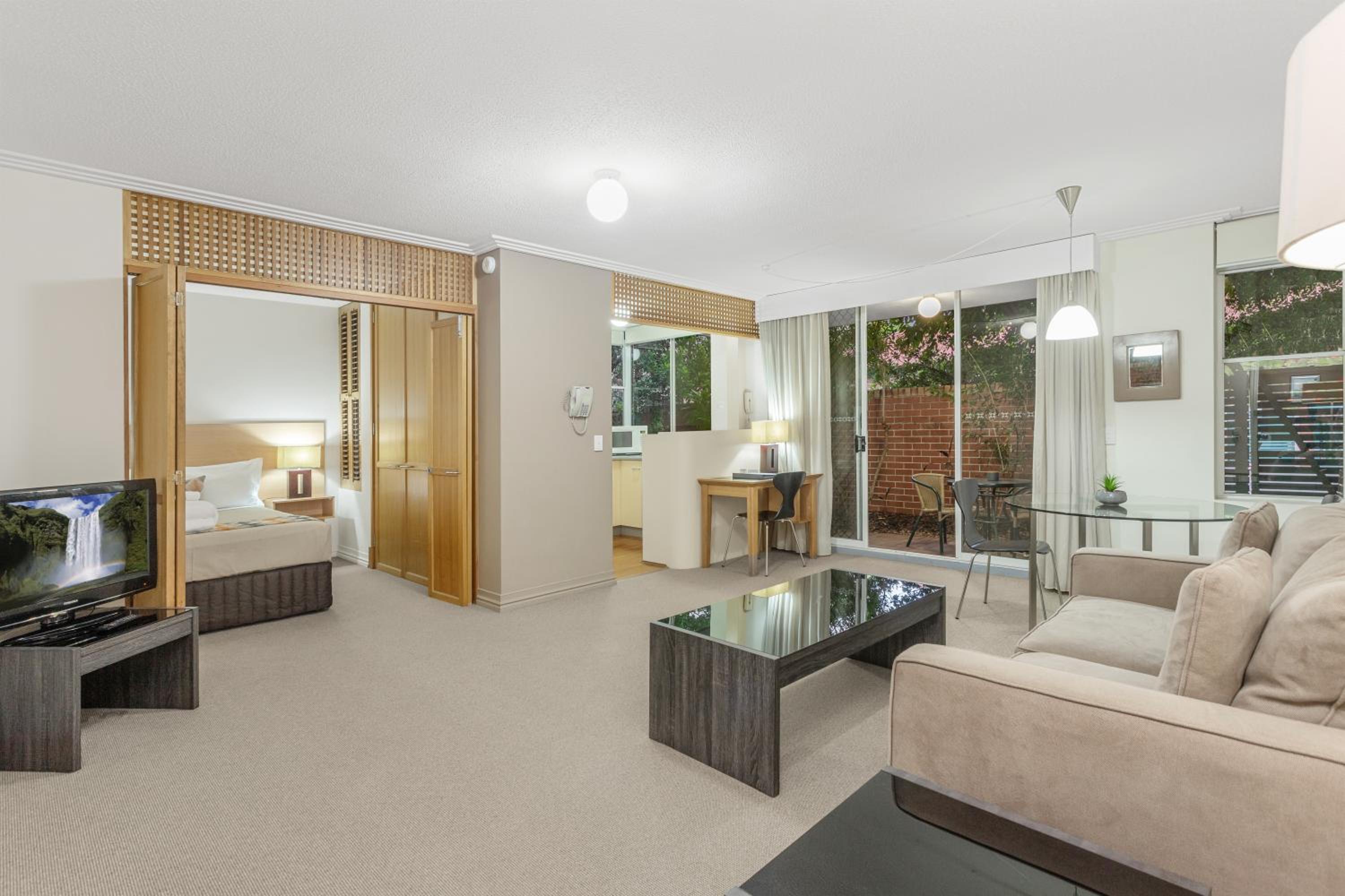 One-Bedroom Apartment - Photo 3