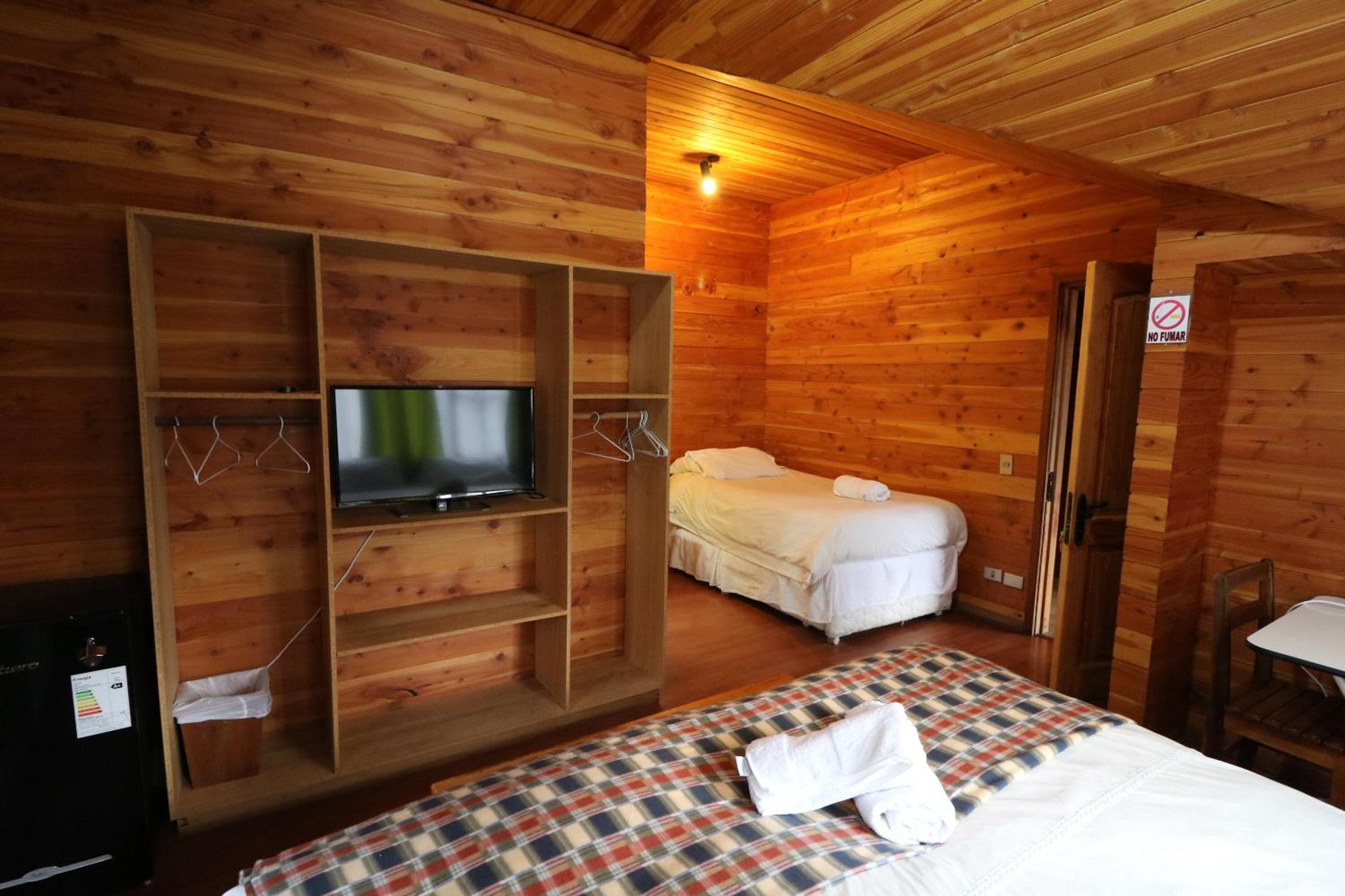 Quadruple Room with Bath photo 1