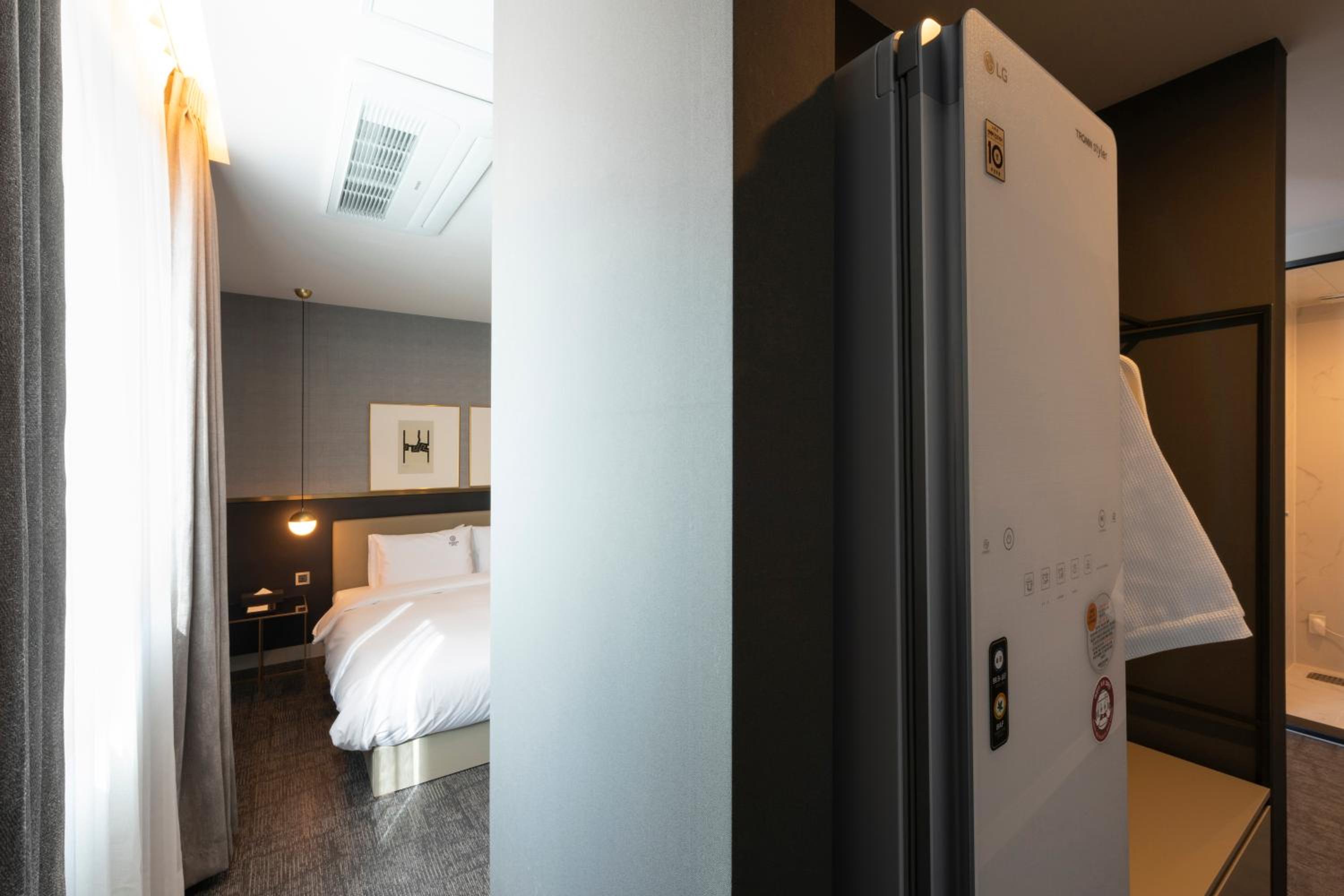 Suite - Photo 2