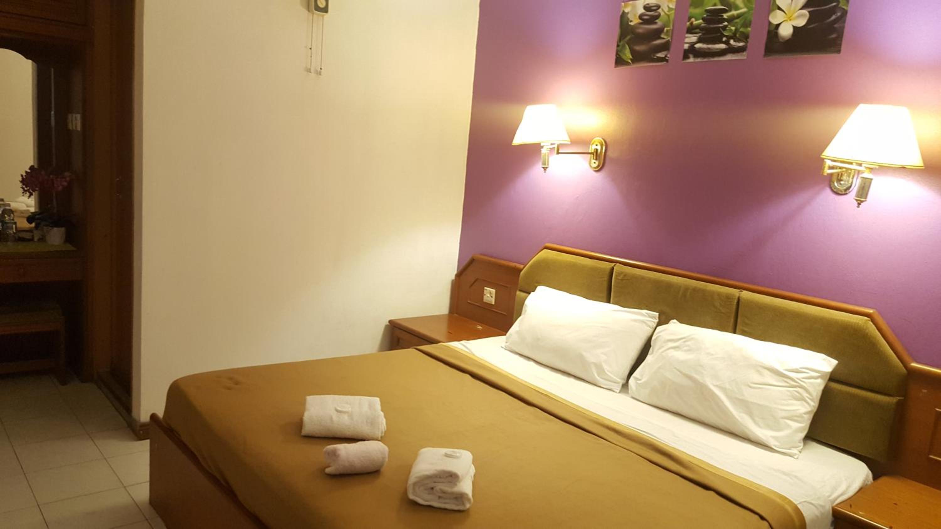 Standard King Room - Photo 6
