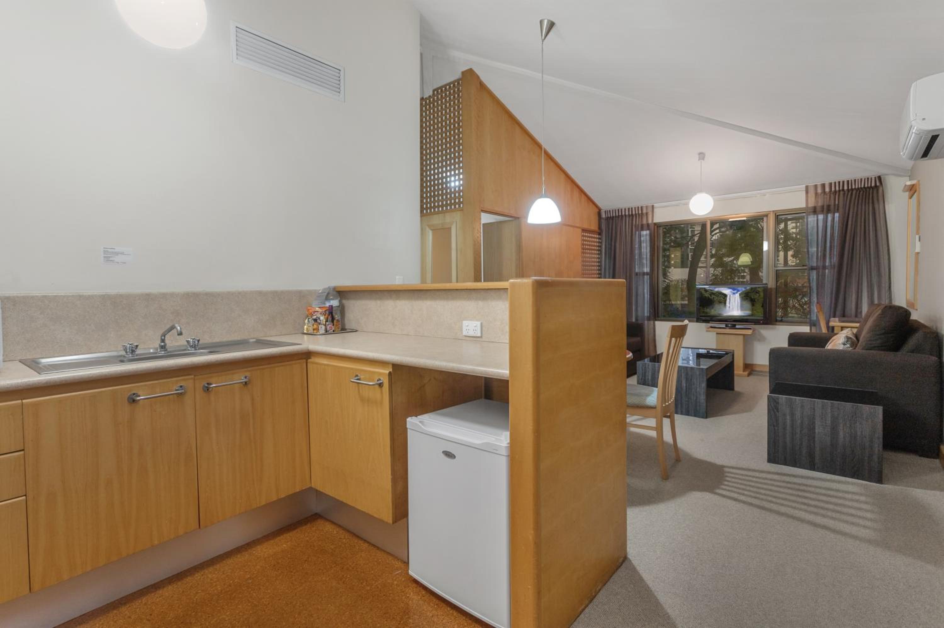 Two-Bedroom Suite - Photo 4
