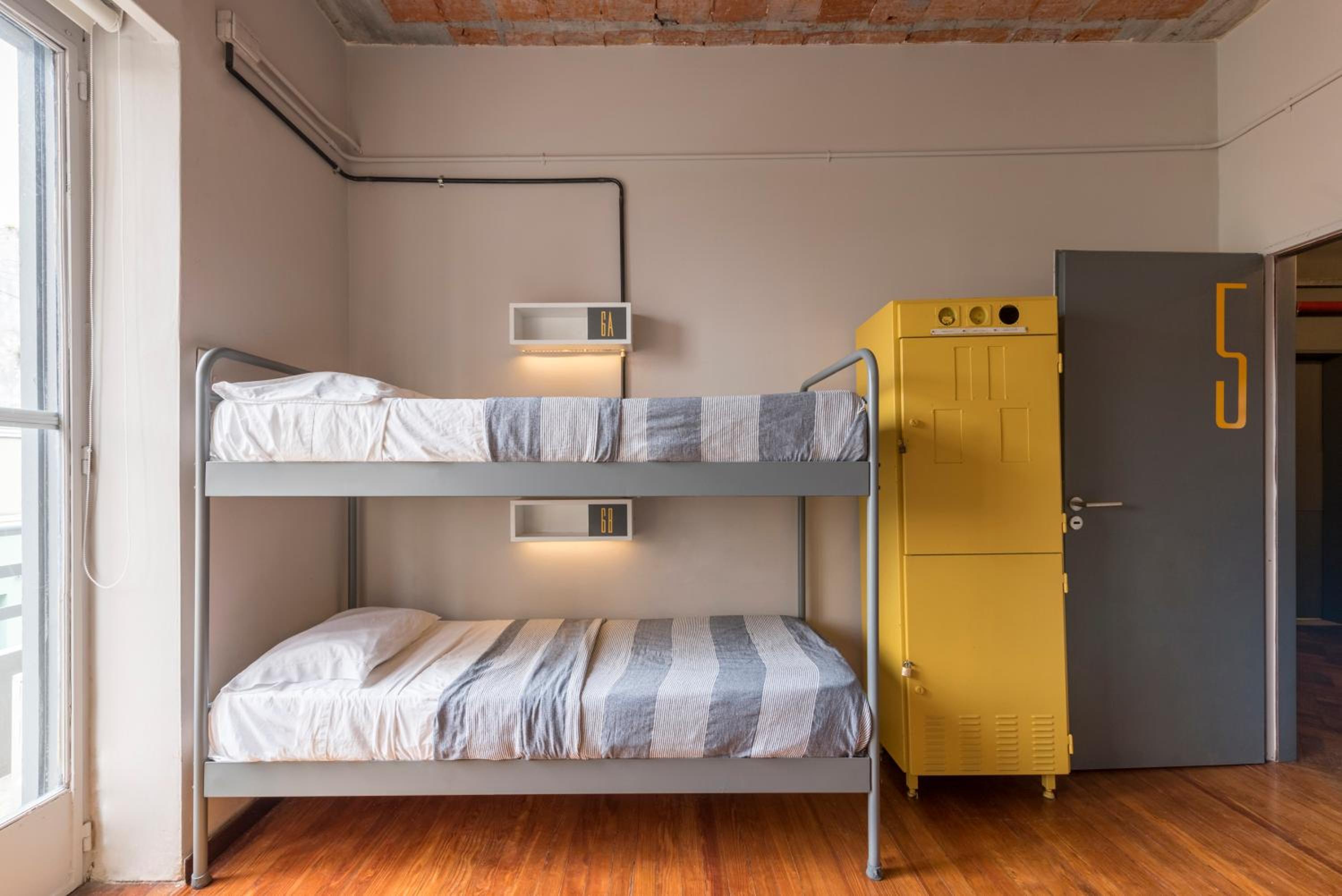 Bed in 6-Bed Mixed Dormitory Room