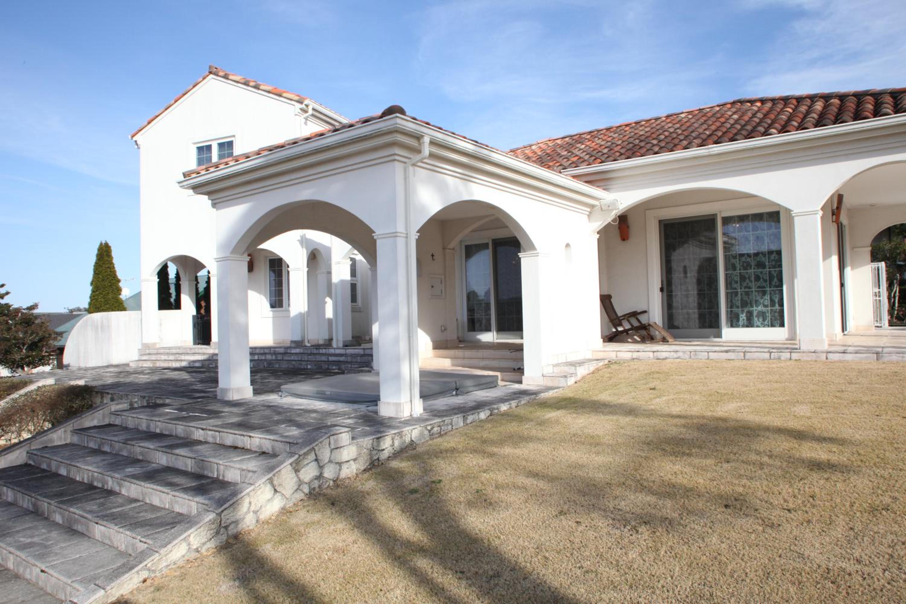 Three-Bedroom Villa - Photo 40