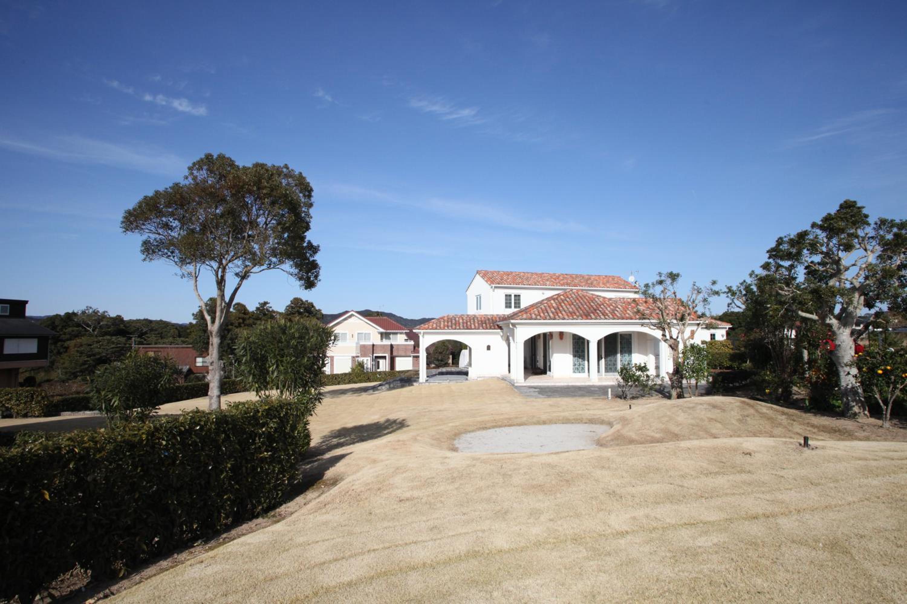 Three-Bedroom Villa - Photo 14