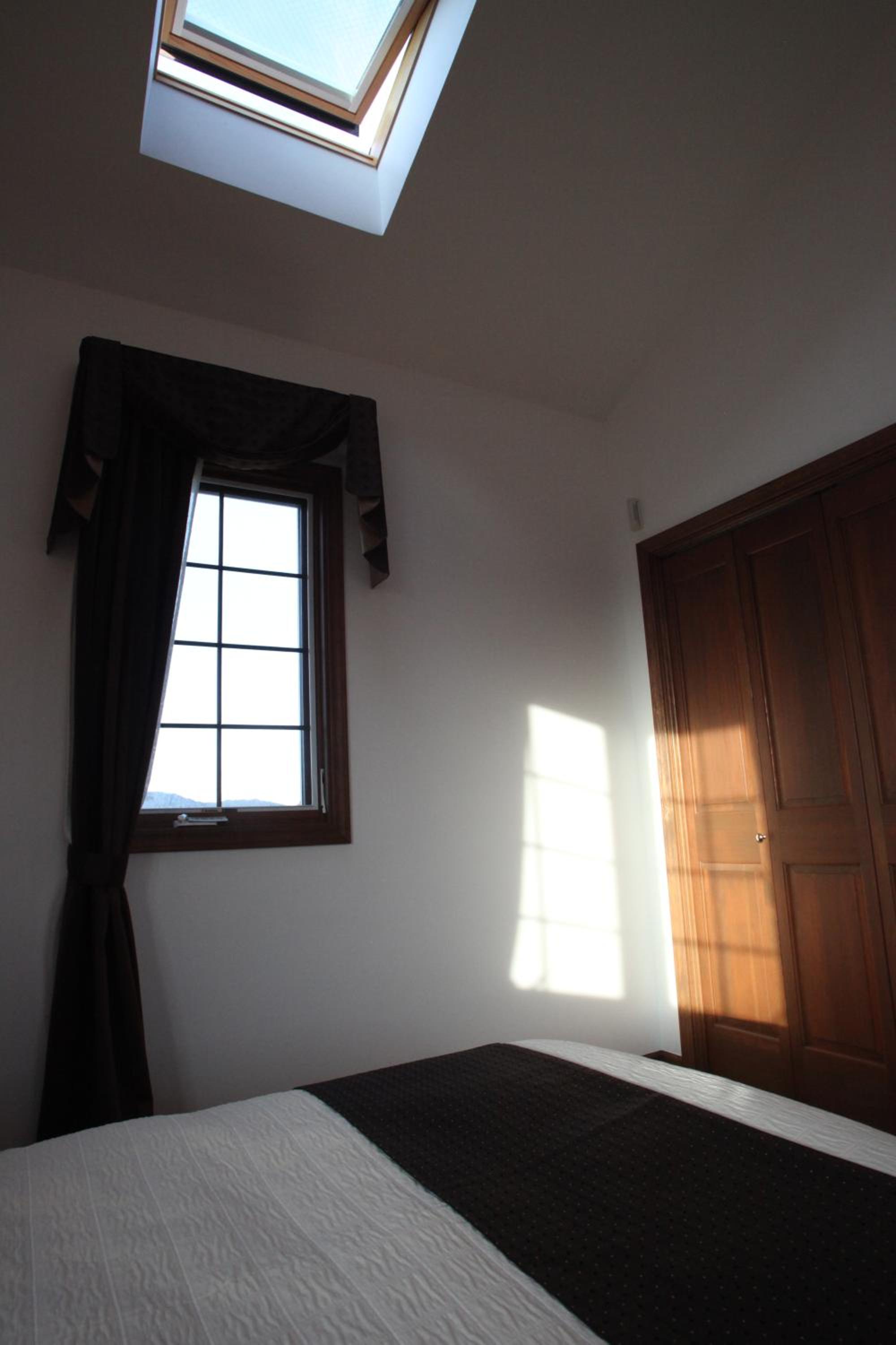 Three-Bedroom Villa - Photo 12