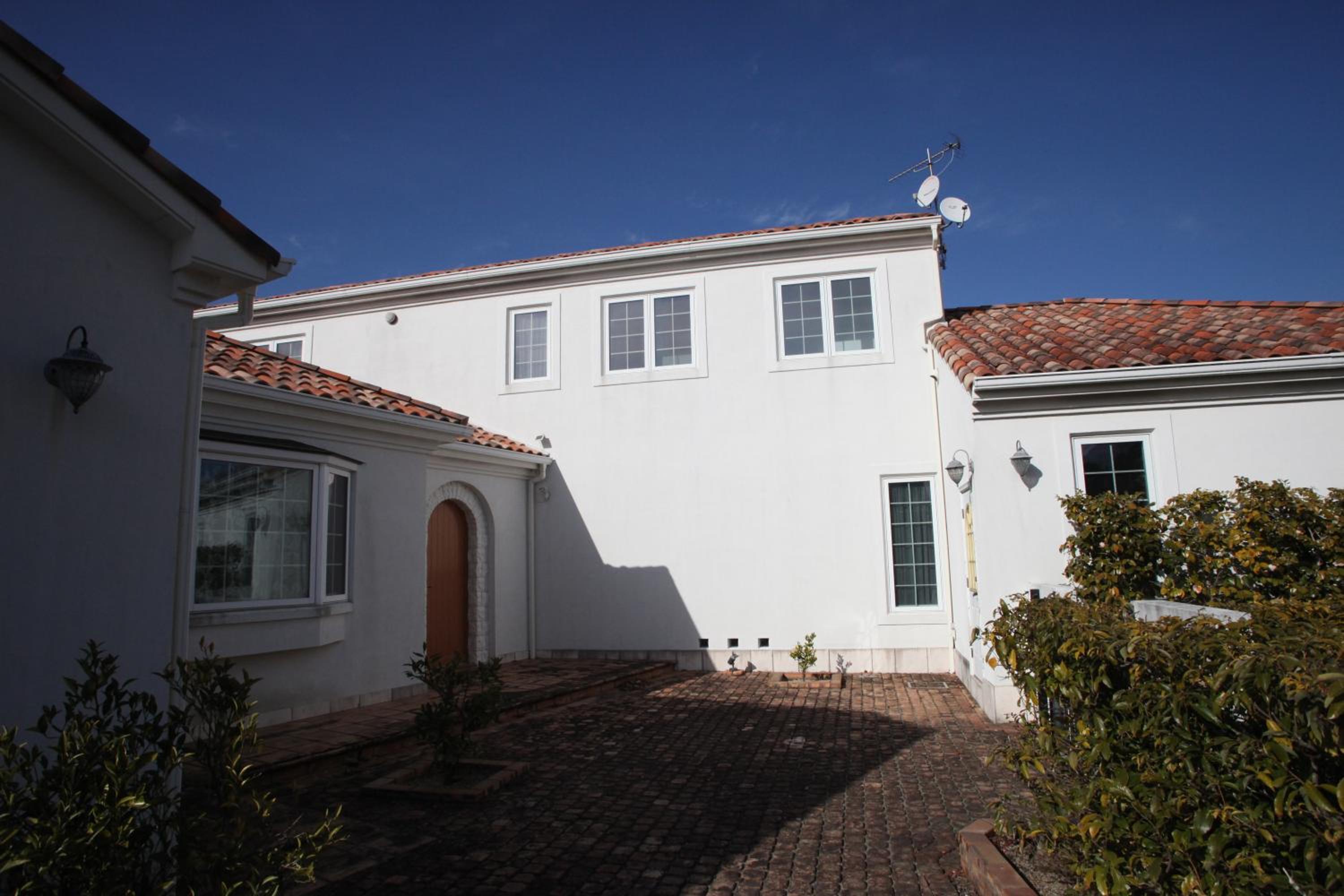 Three-Bedroom Villa - Photo 11