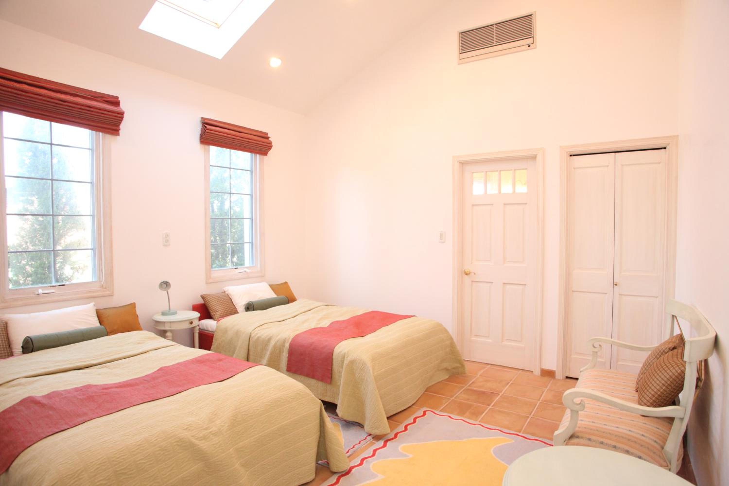 Three-Bedroom Villa - Photo 9