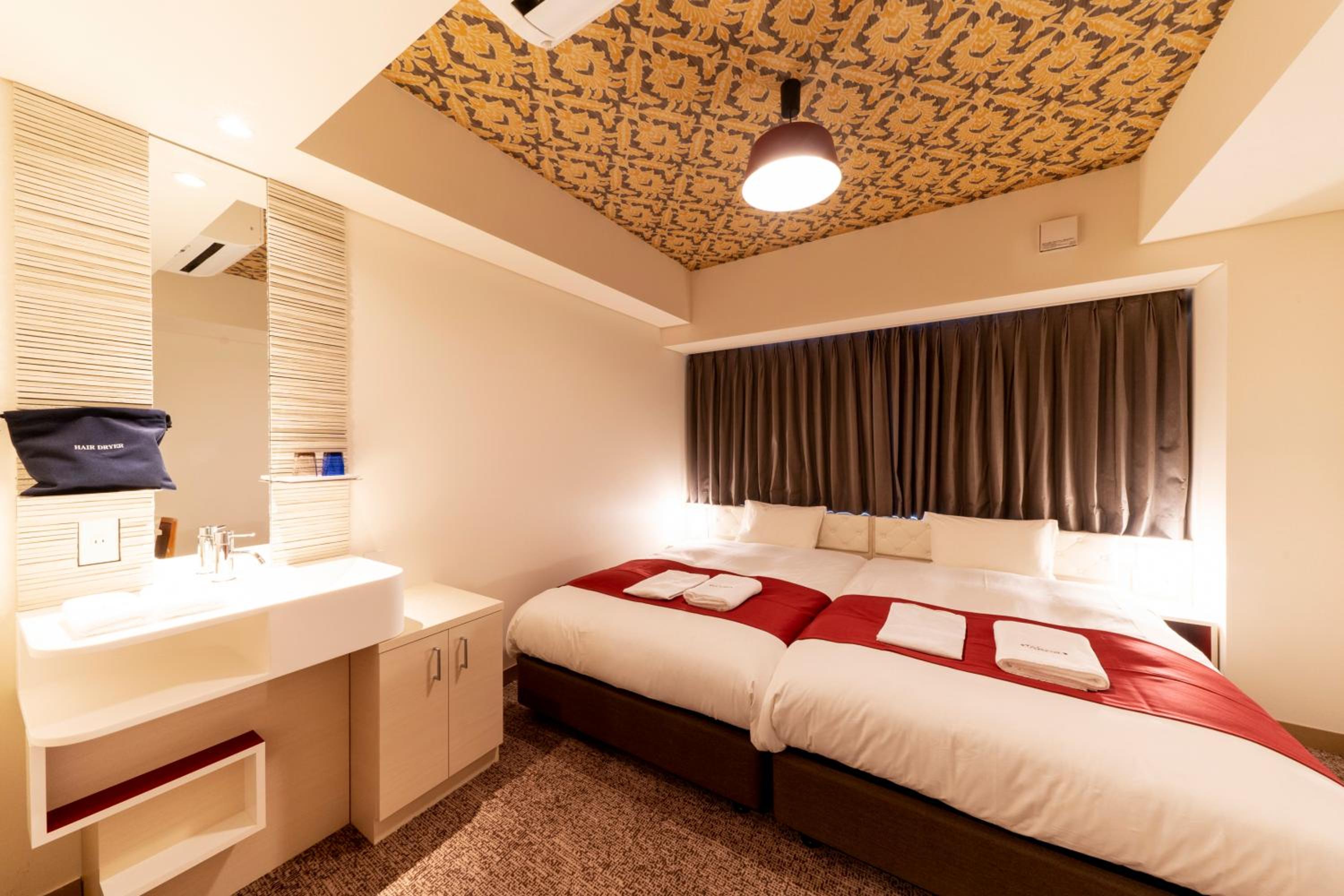 Twin Room - Non-Smoking photo 3