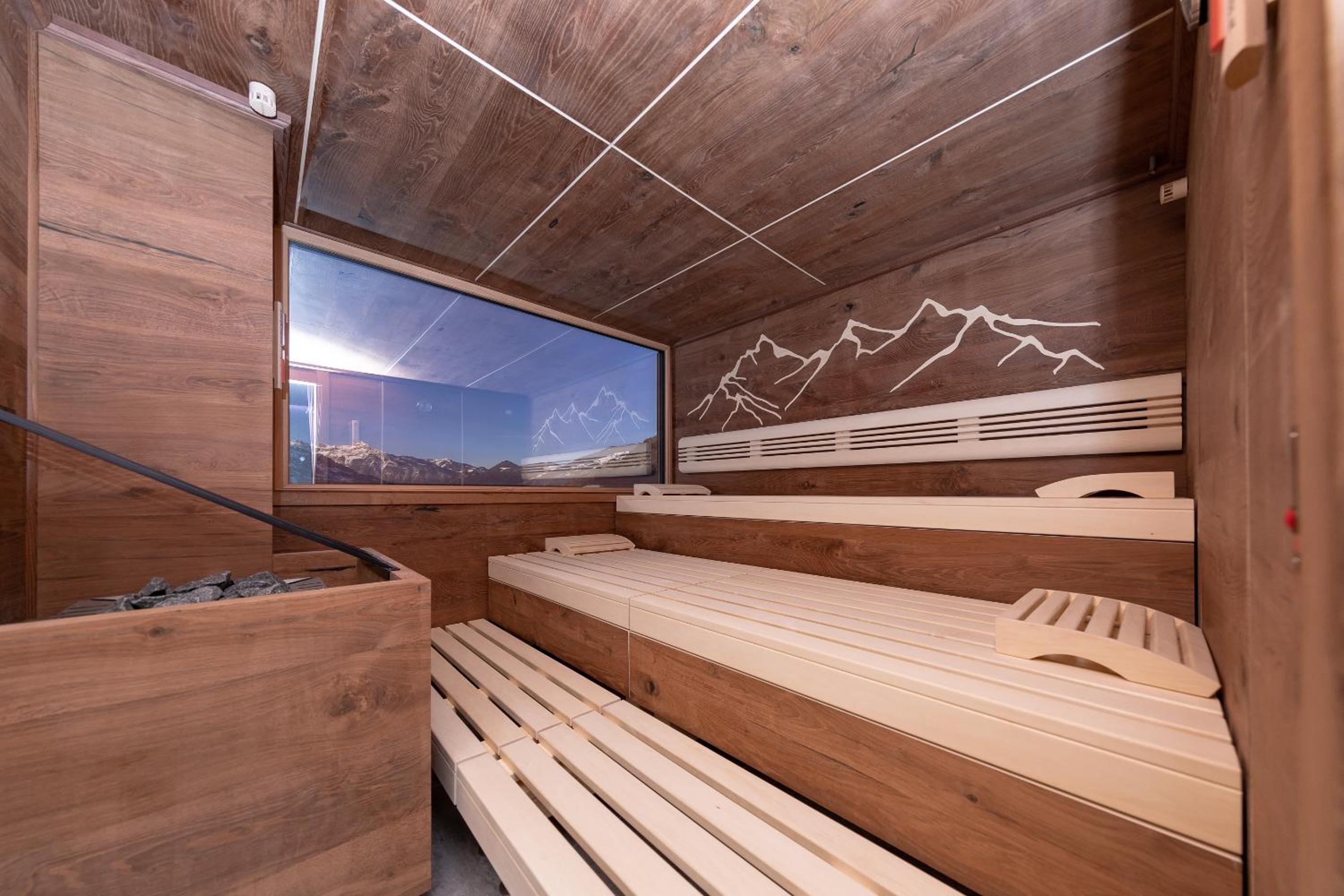 One-Bedroom Apartment with Balcony - Photo 23