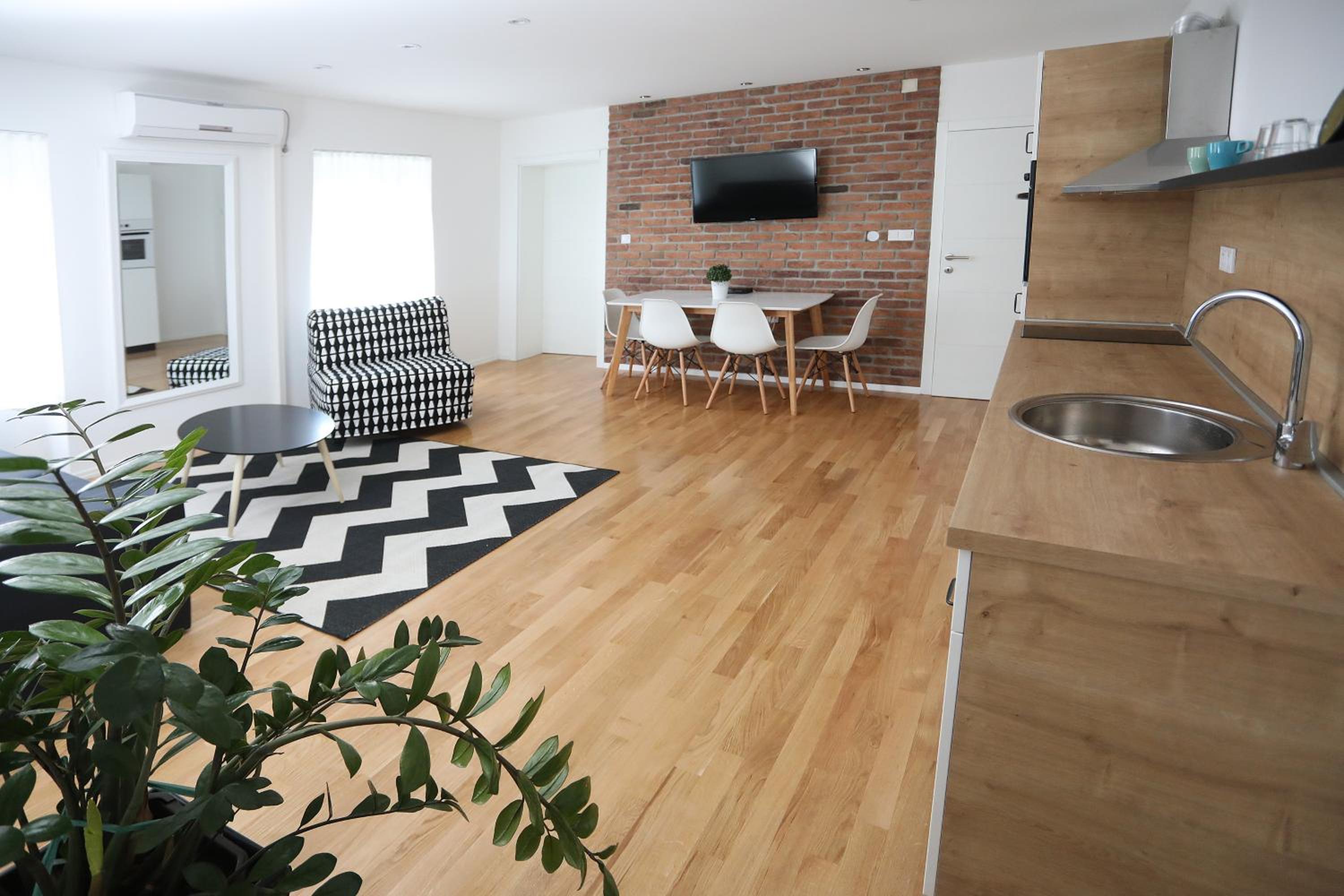 Apartment - Ground Floor photo 3
