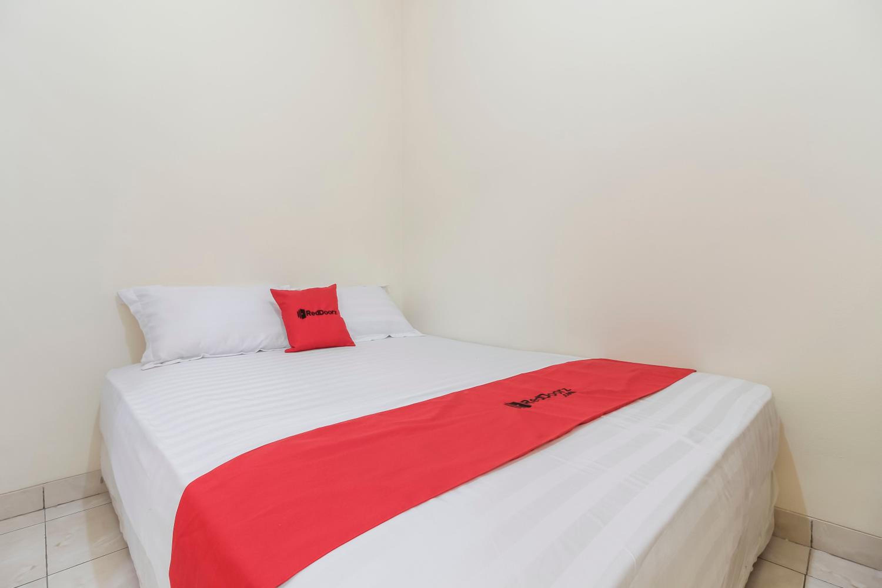 Double Room - Photo 7