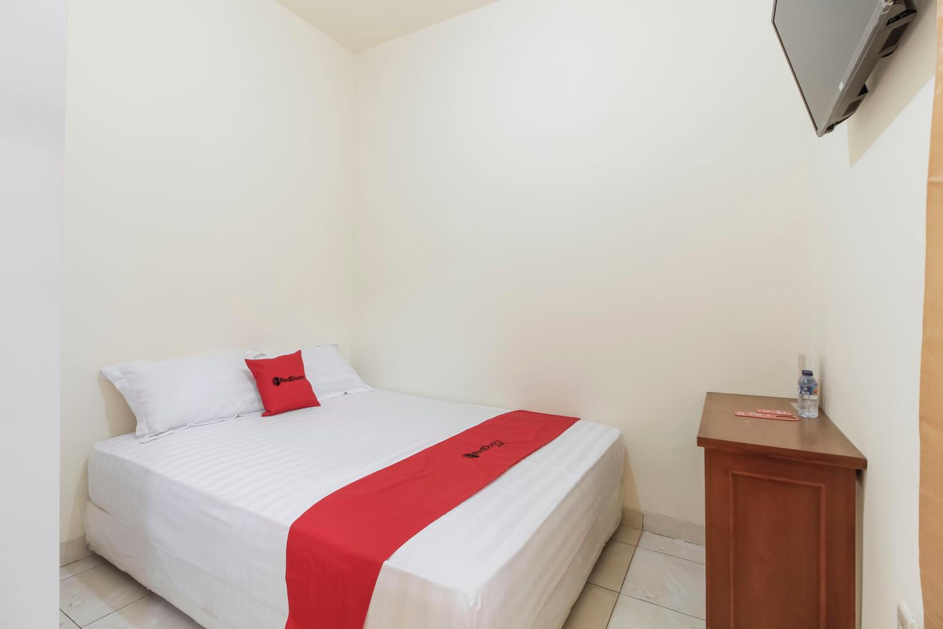 Double Room - Photo 8