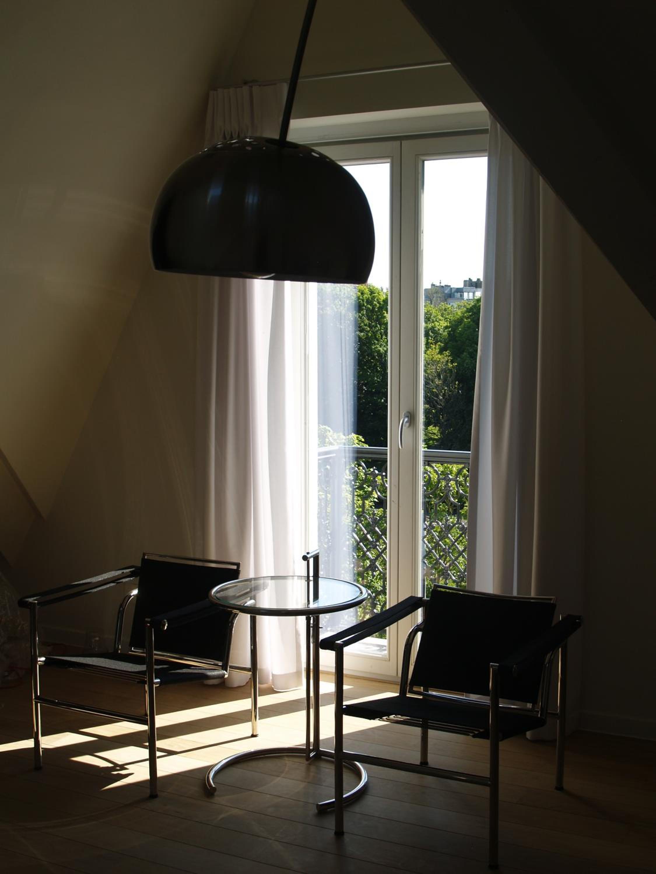 One-Bedroom Apartment with Terrace