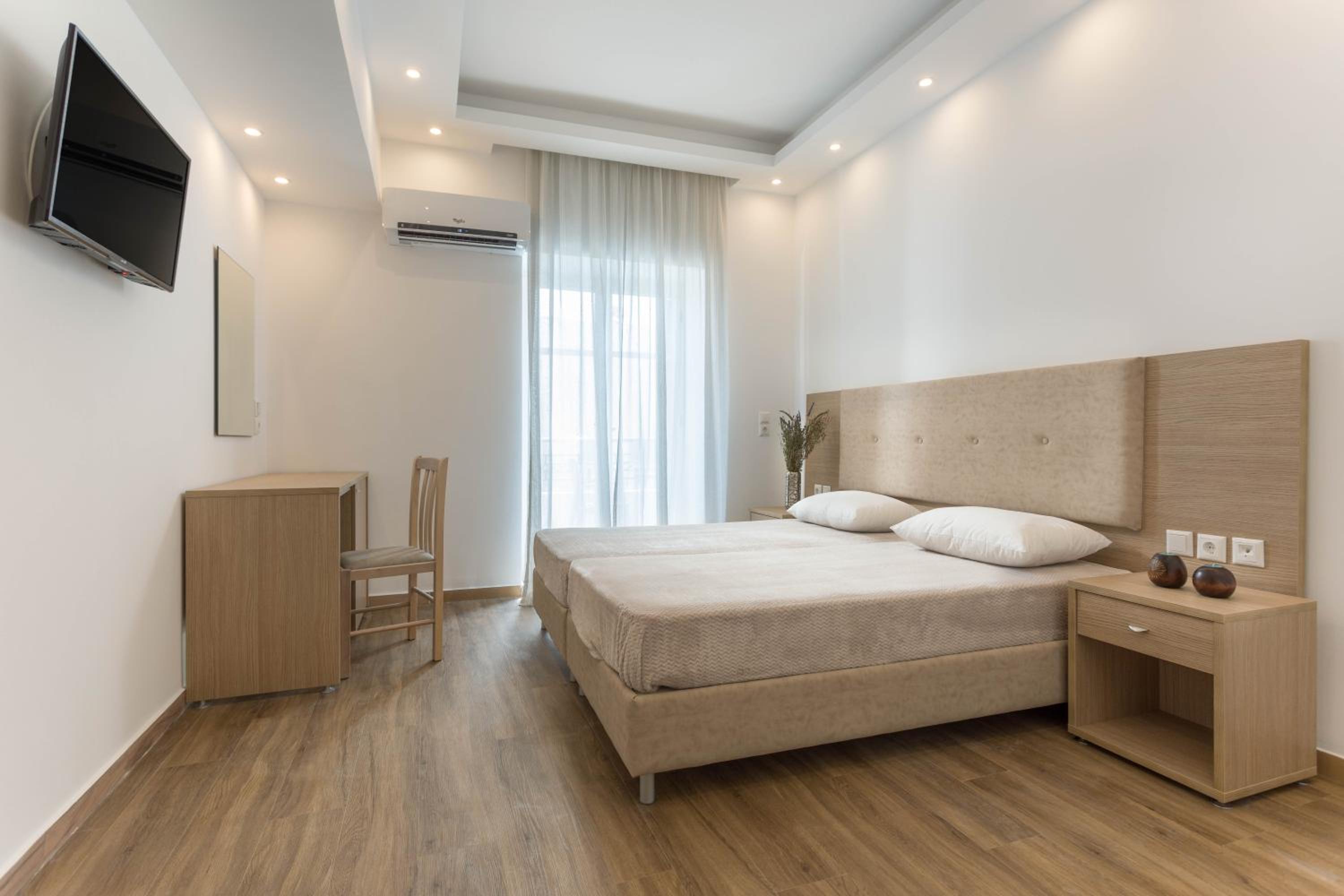 Superior Double or Twin Room - Photo 7