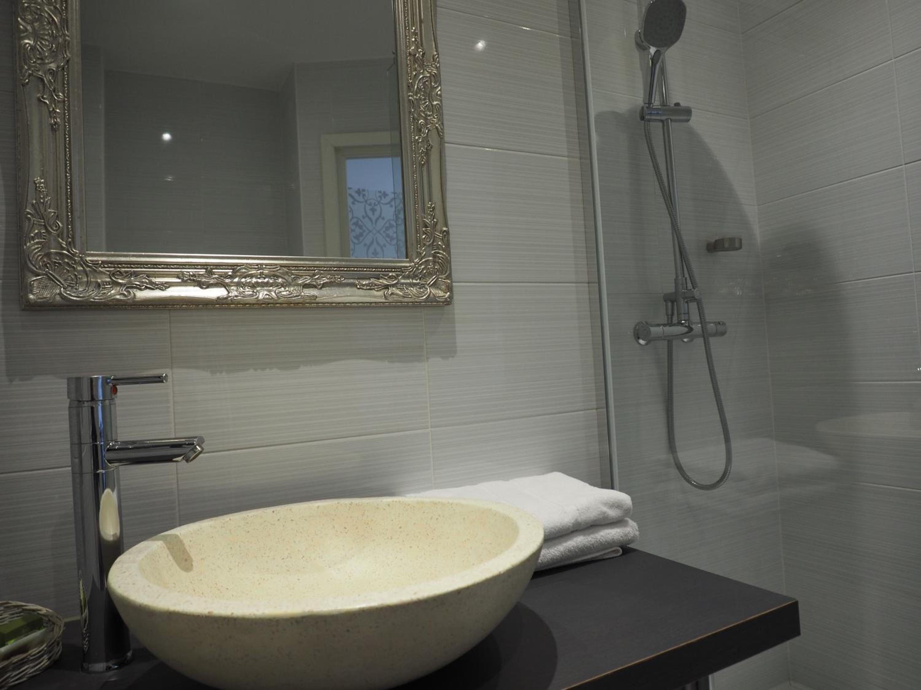 Comfort Decor Room - Photo 4