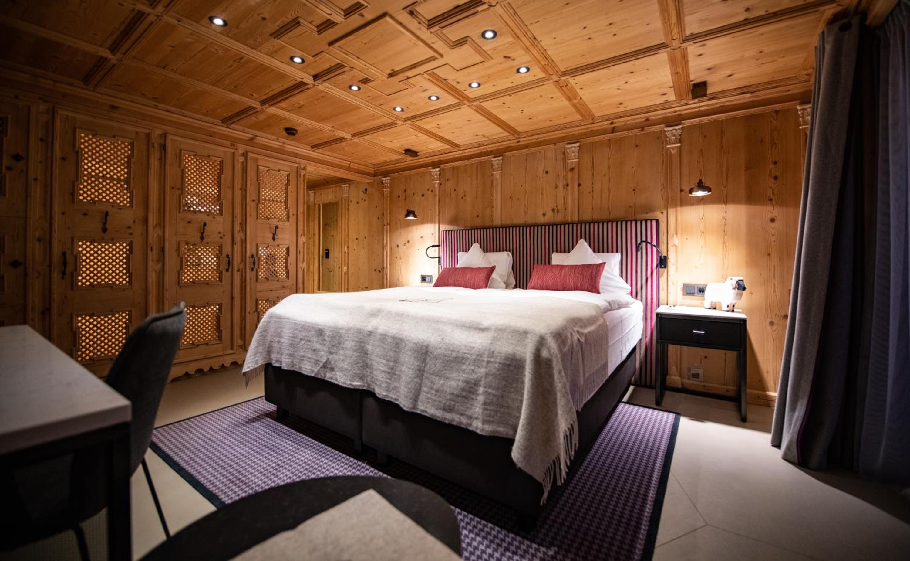 Matterhorn Double Room - Photo 8