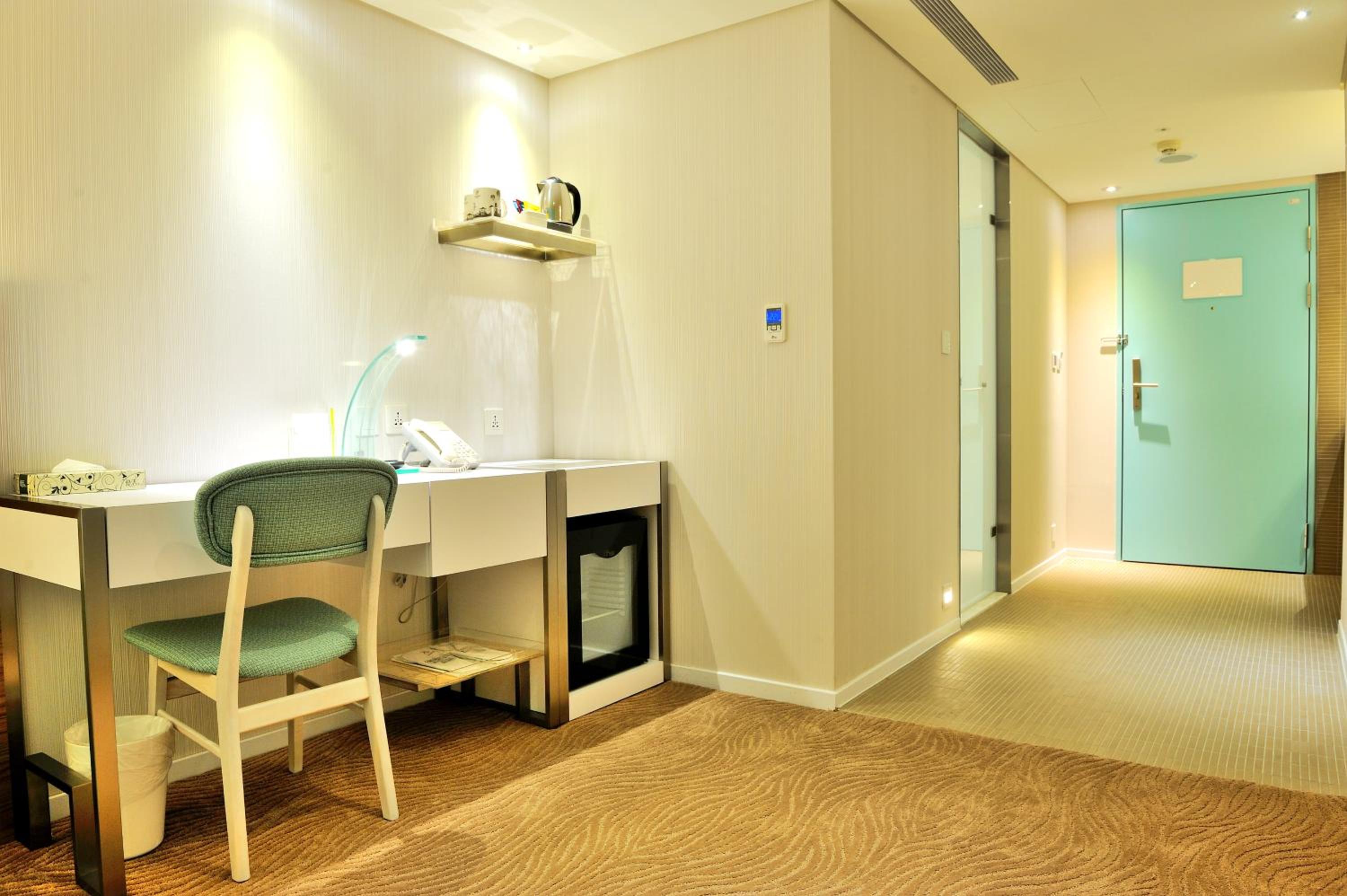 Superior Double Room - No Window photo 2