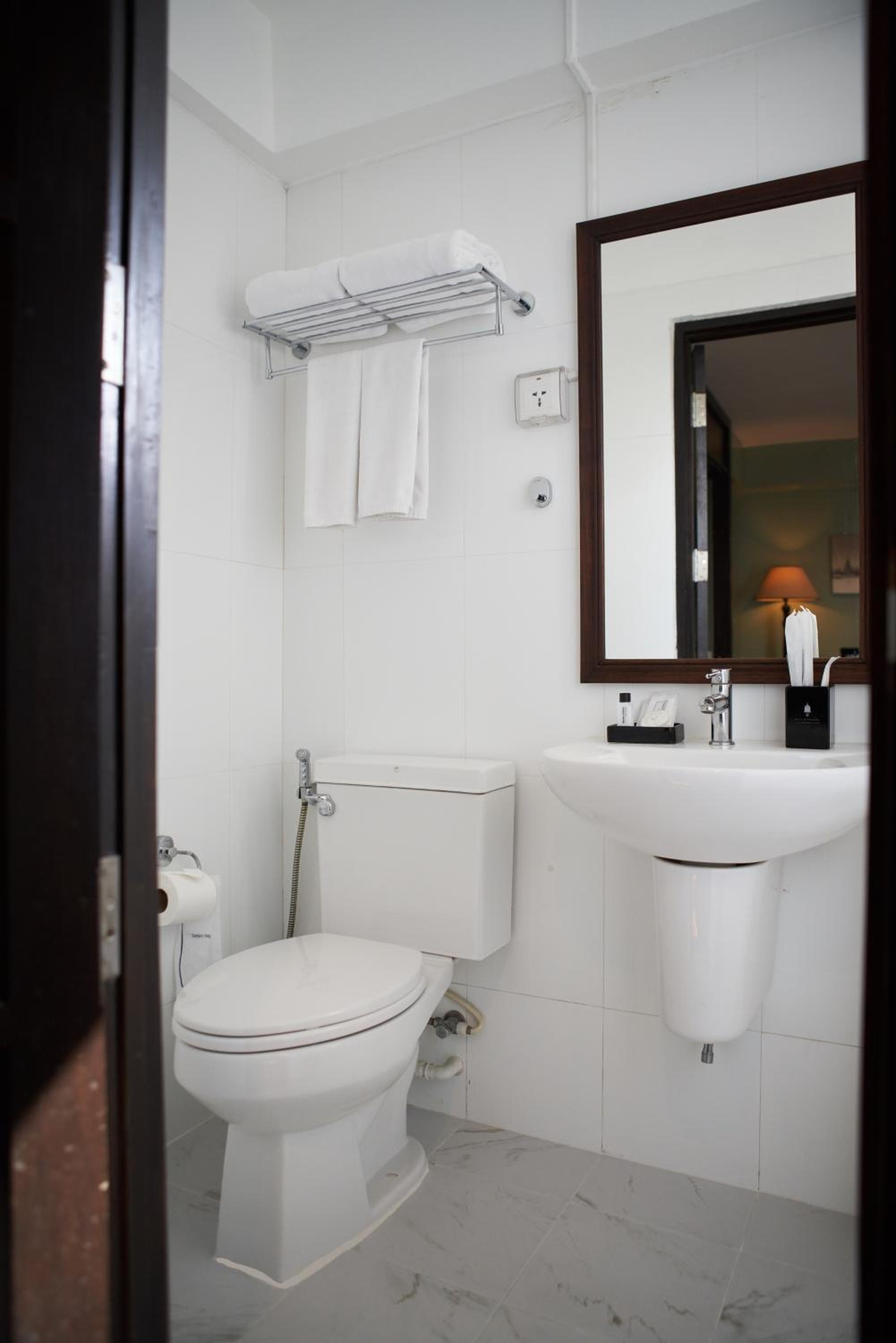 Corner Suite photo 3