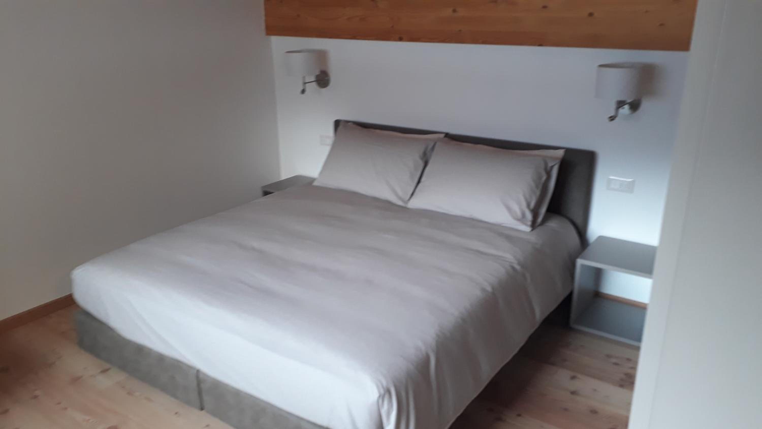 Double or Twin Room with Private Bathroom - Photo 4