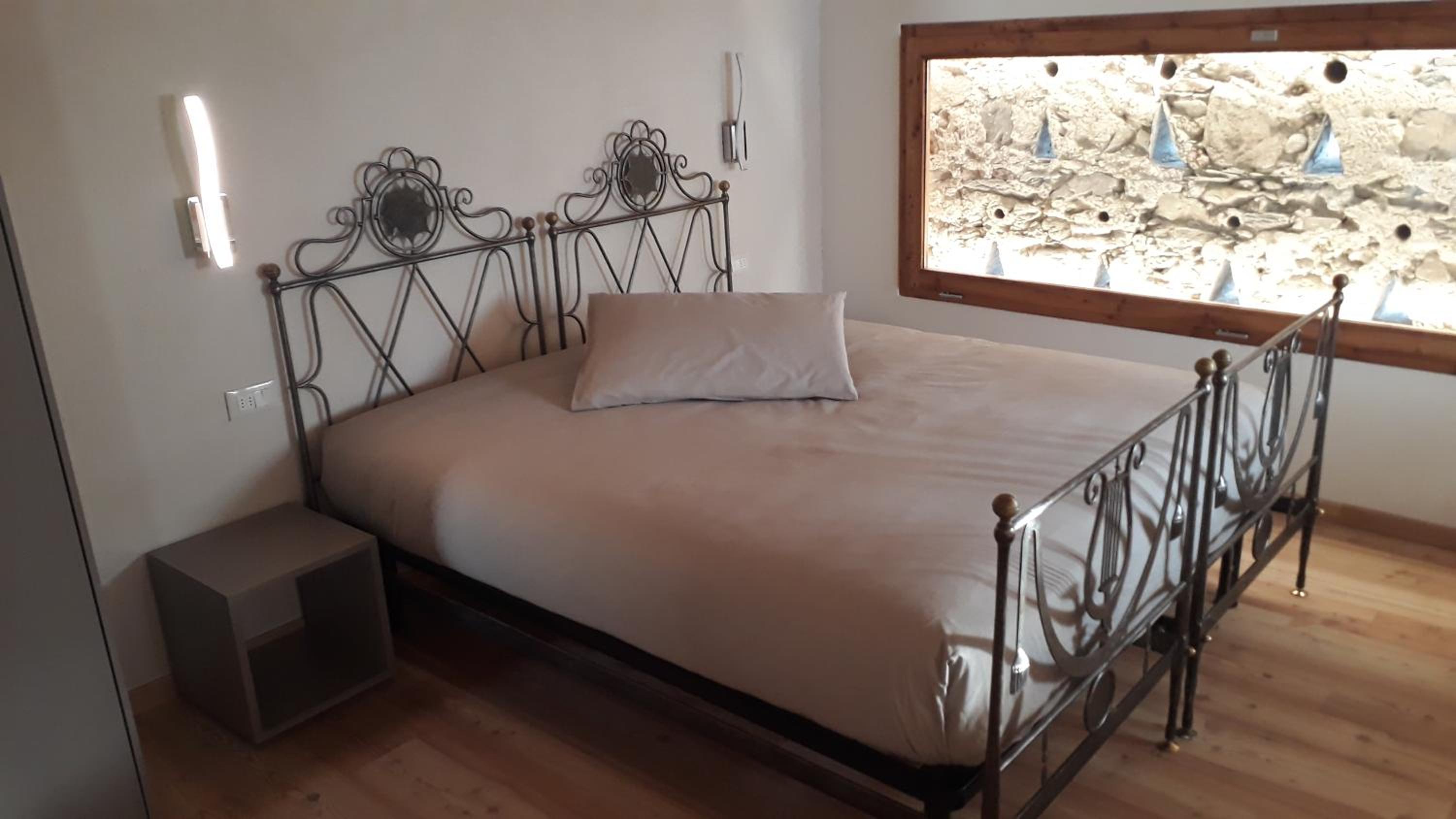 Deluxe Suite - Photo 7