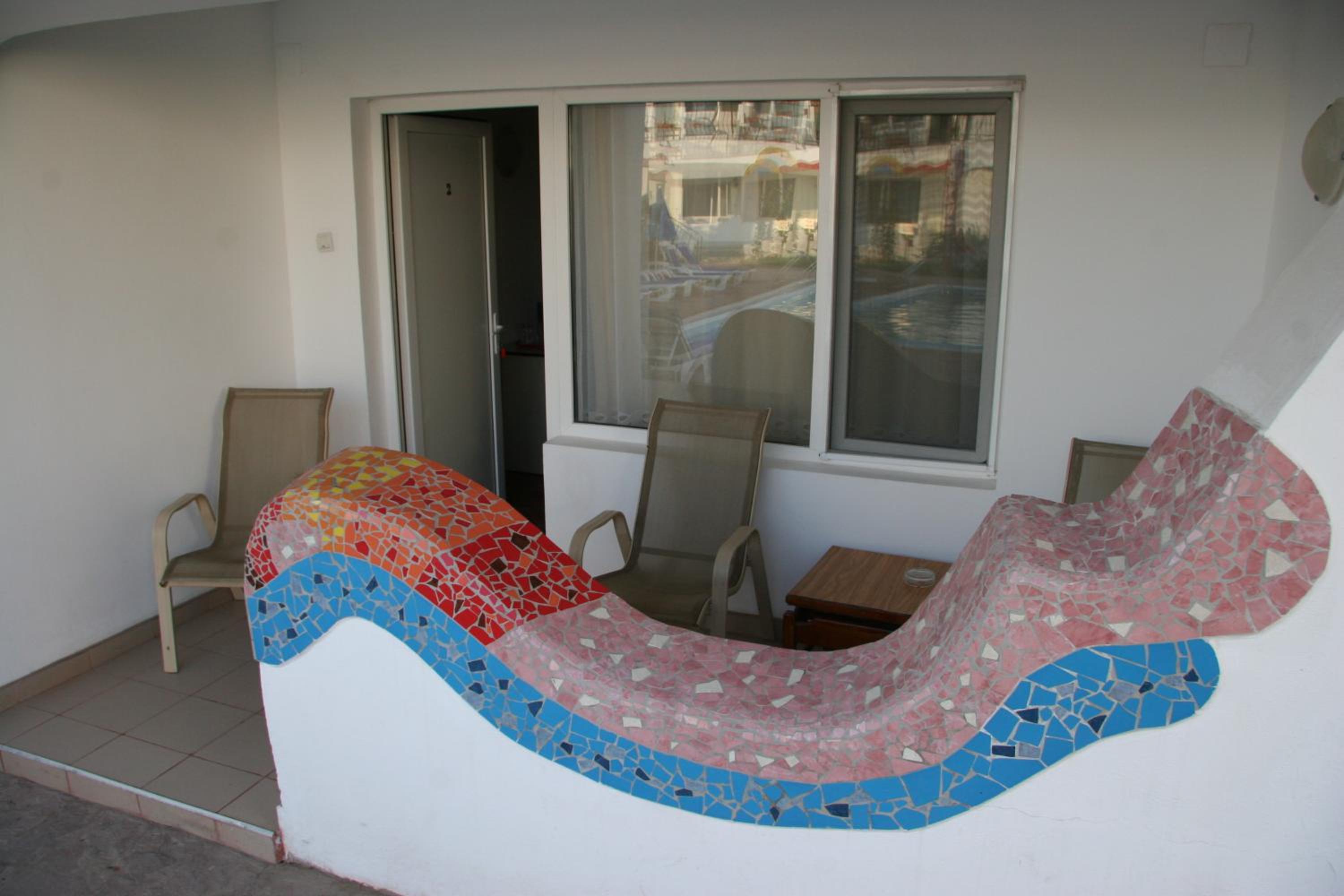 Double Room with Balcony - Photo 1