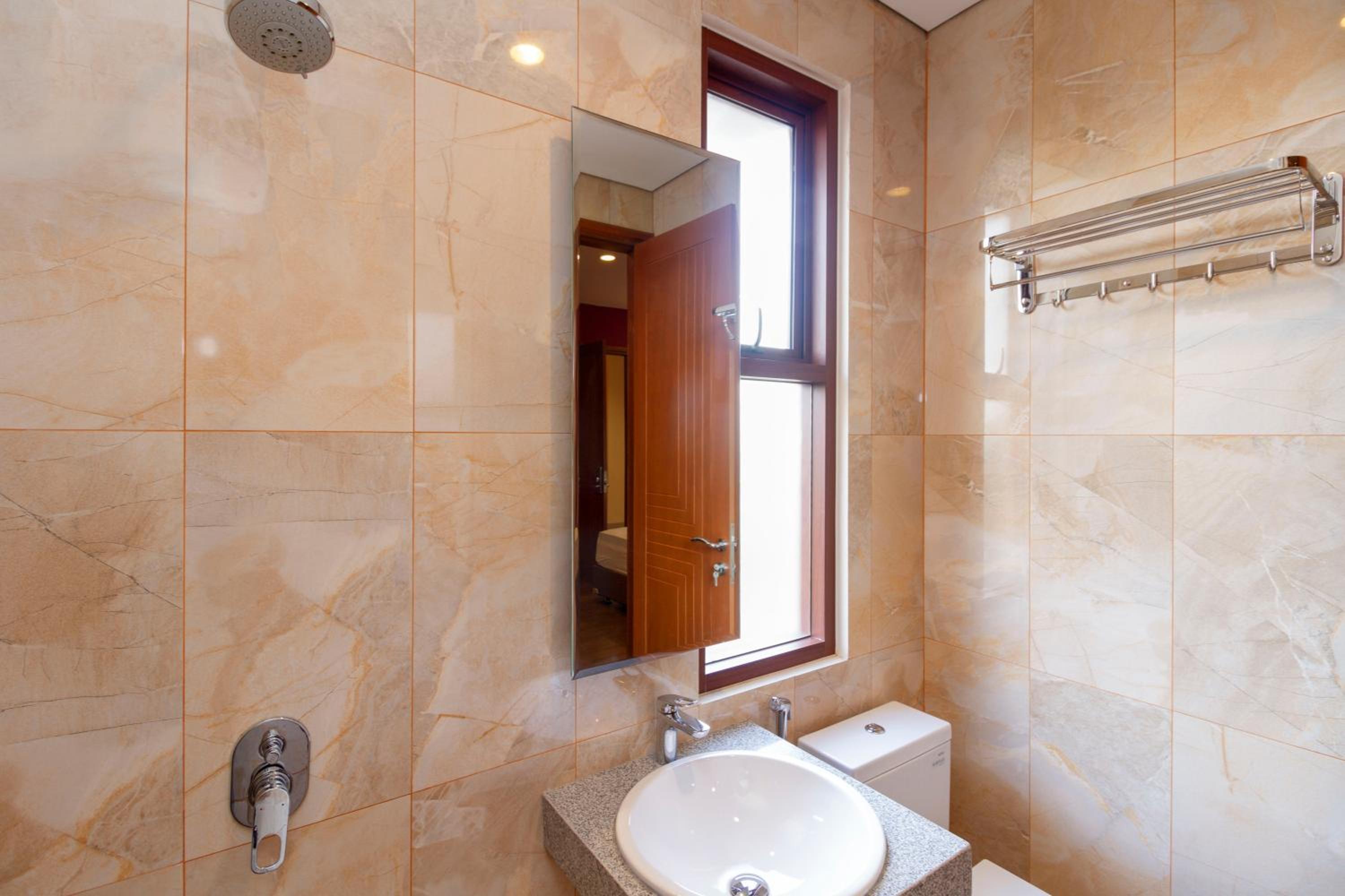Deluxe Room - Photo 9
