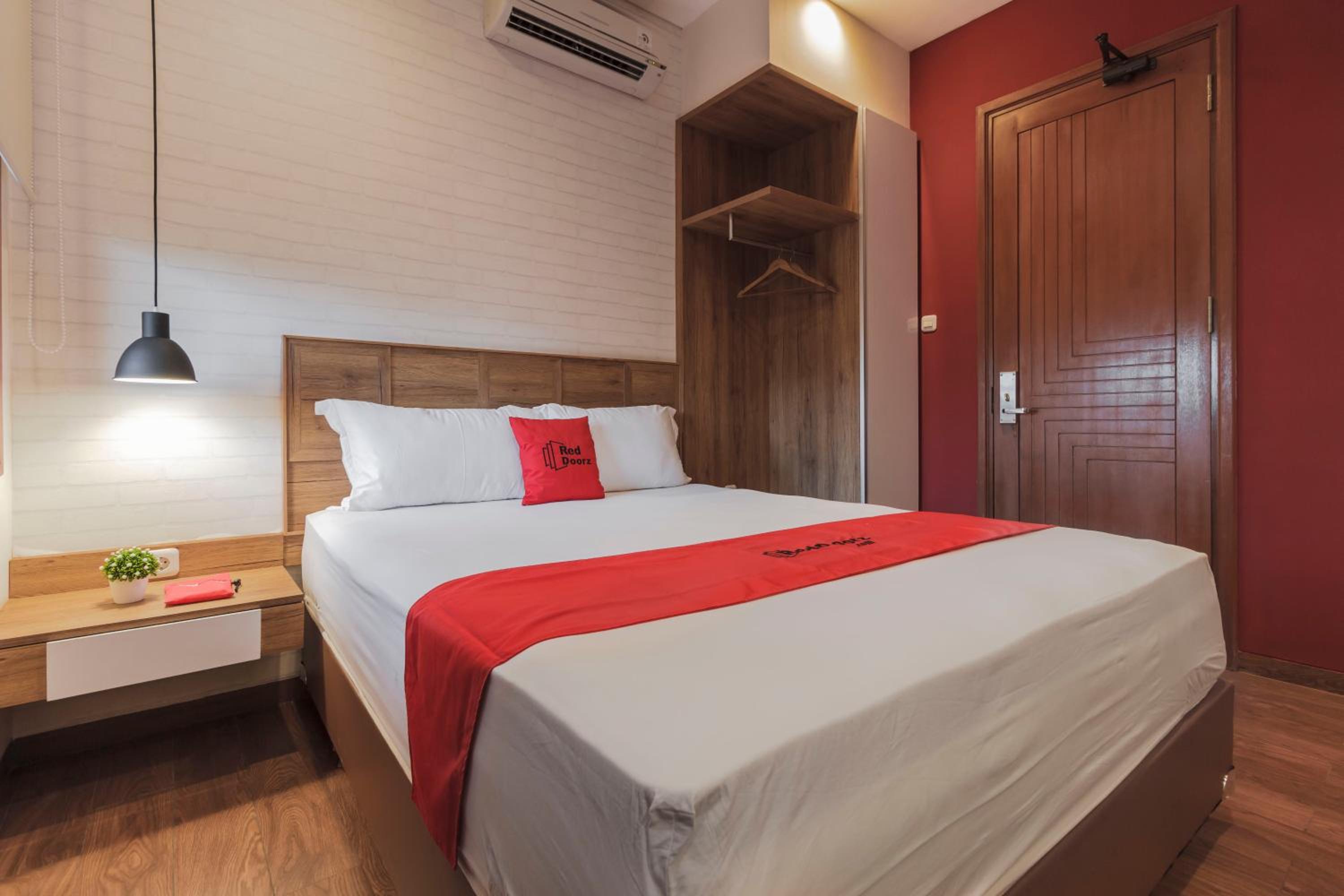 Deluxe Room - Photo 3