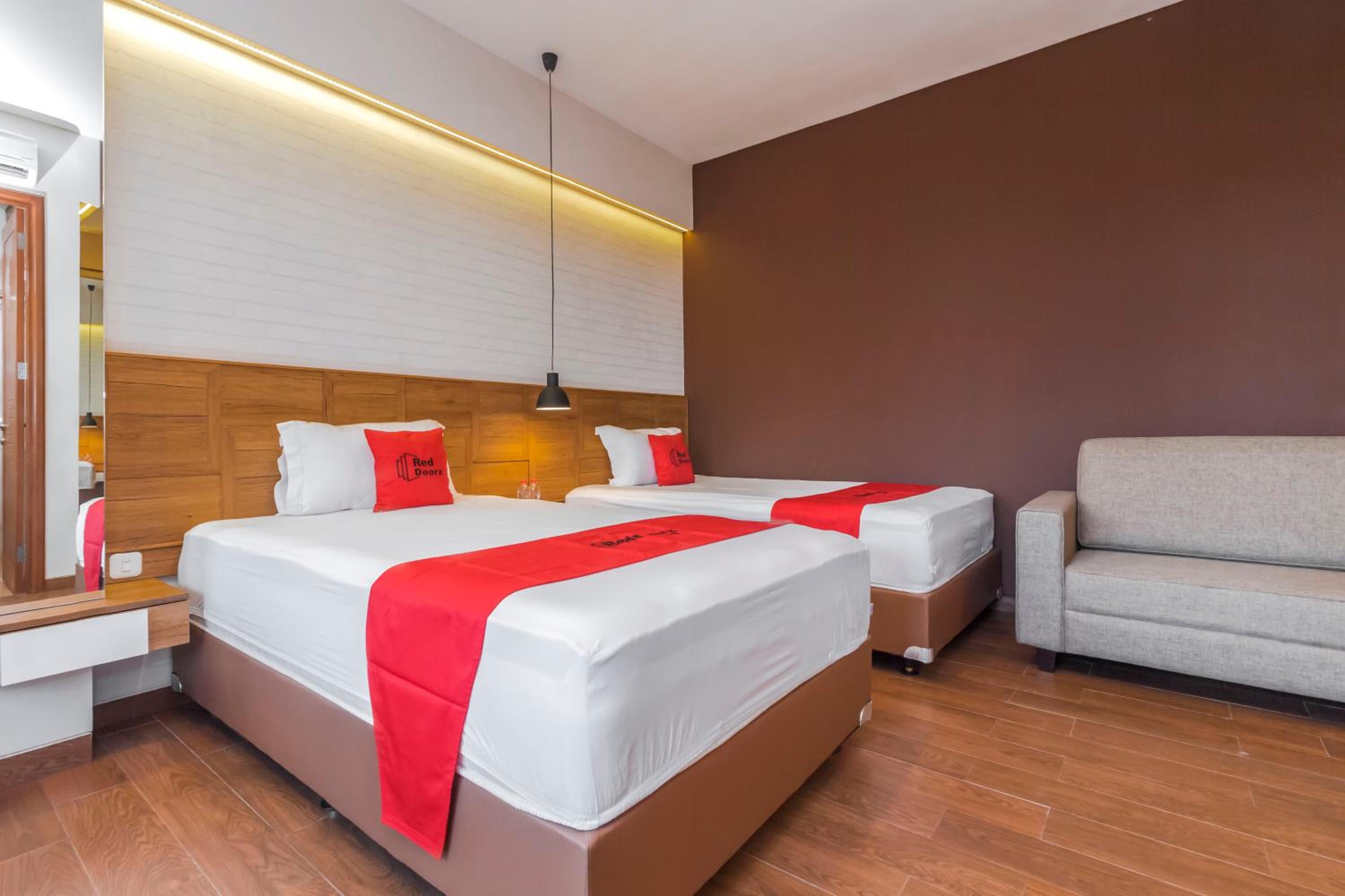 Deluxe Twin Room - Photo 8