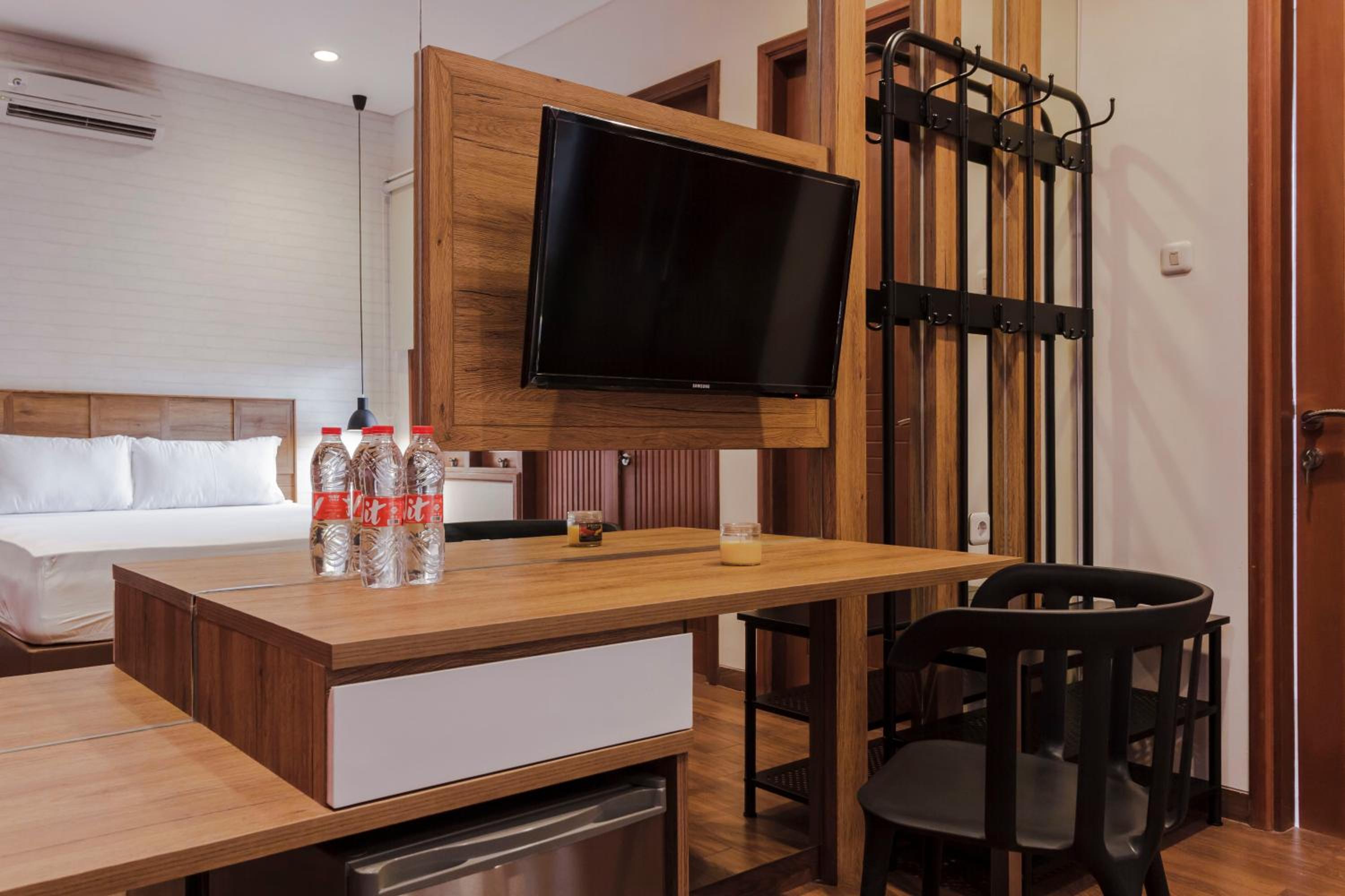 Deluxe Room - Photo 7