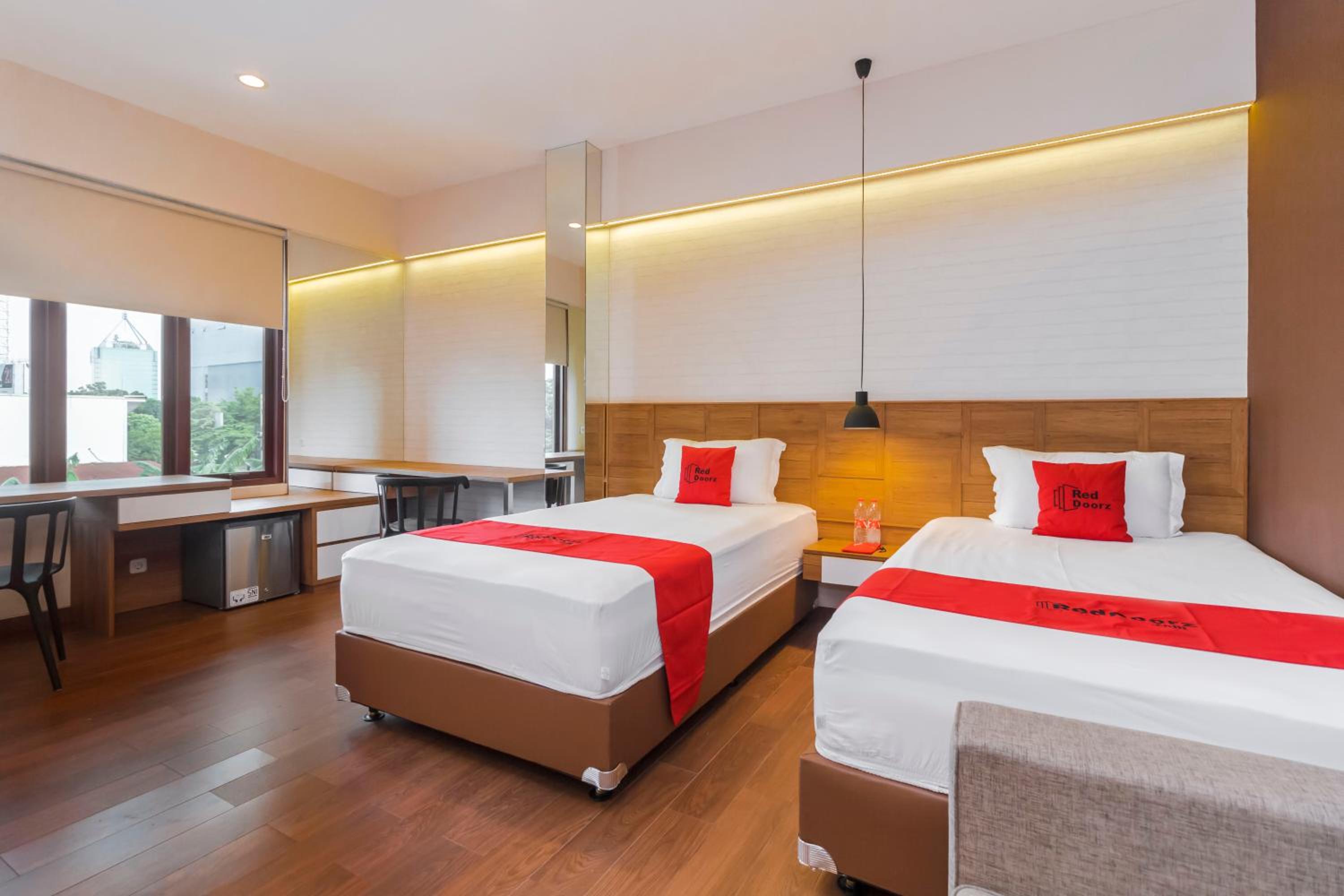 Deluxe Twin Room - Photo 11