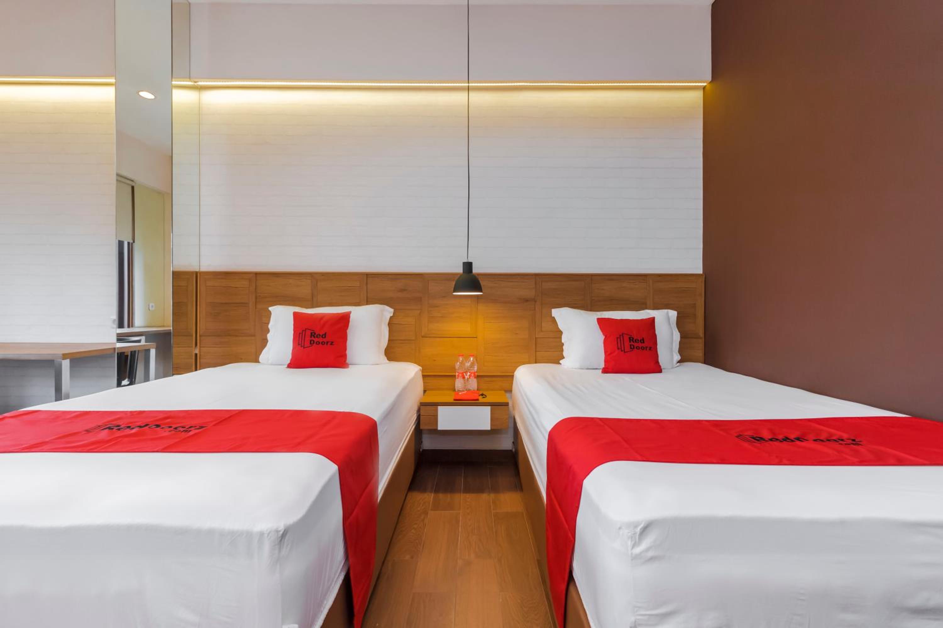Deluxe Twin Room - Photo 12