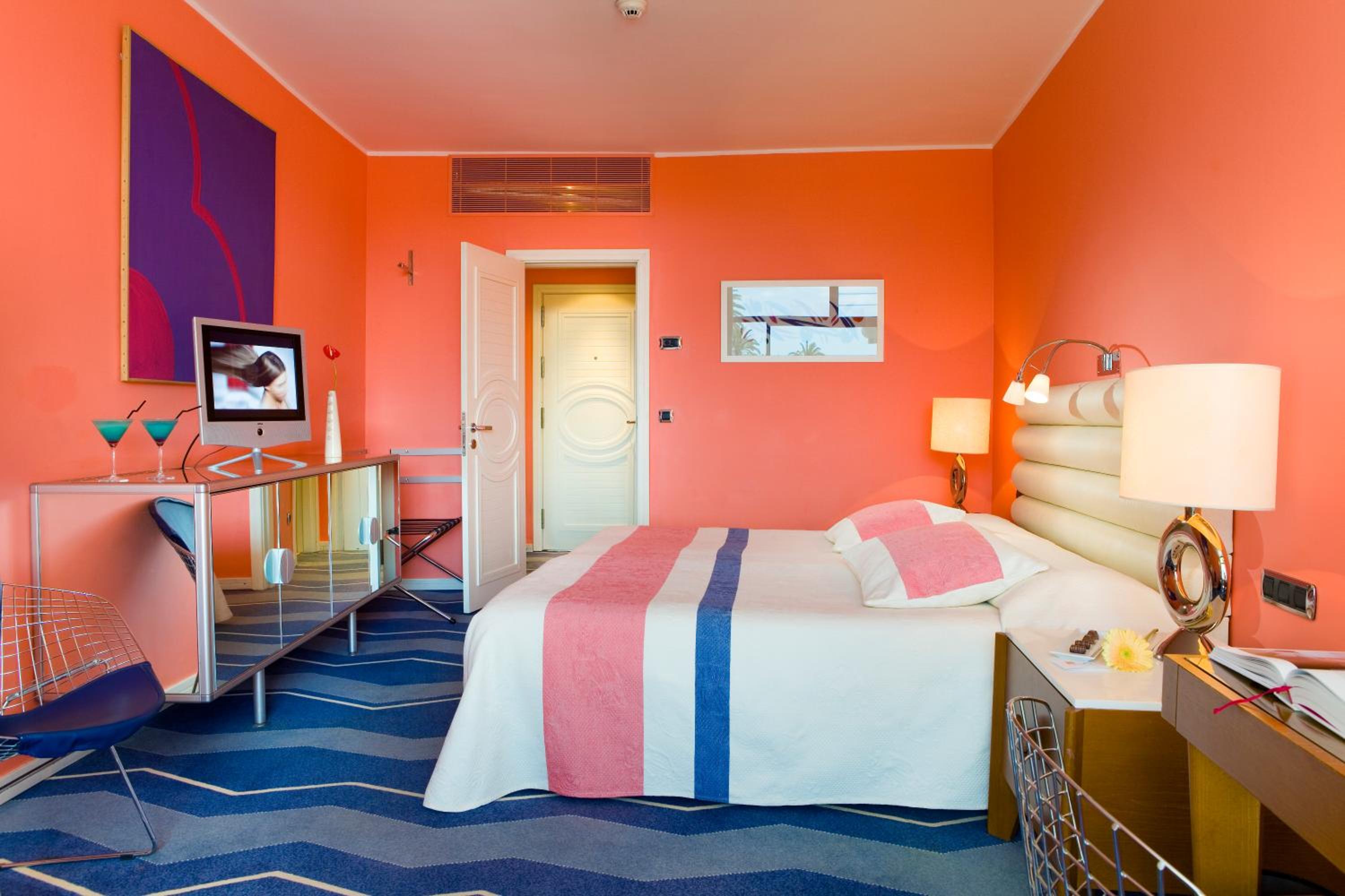 Deluxe Room with Sea or Pool View - Photo 2