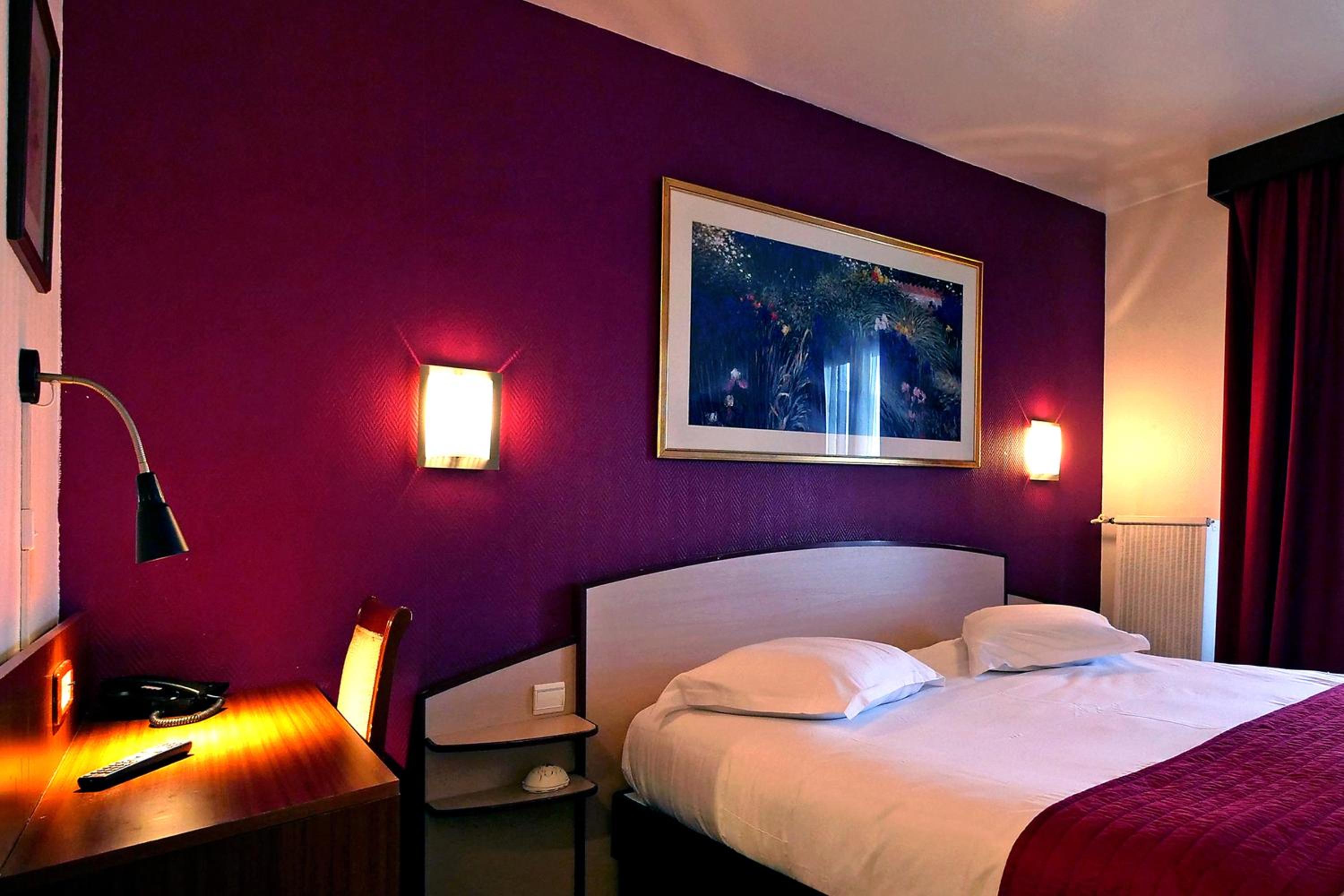 Double Room - Photo 6