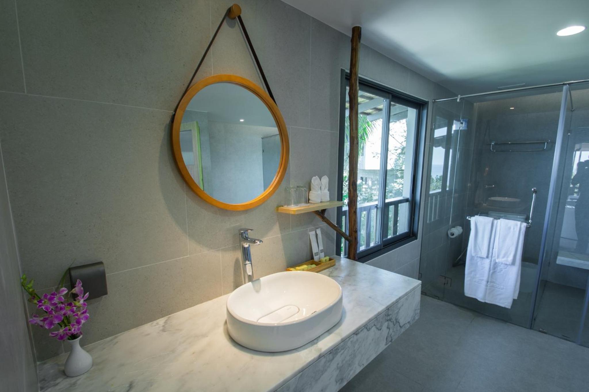 Suite with Sea View - Photo 3