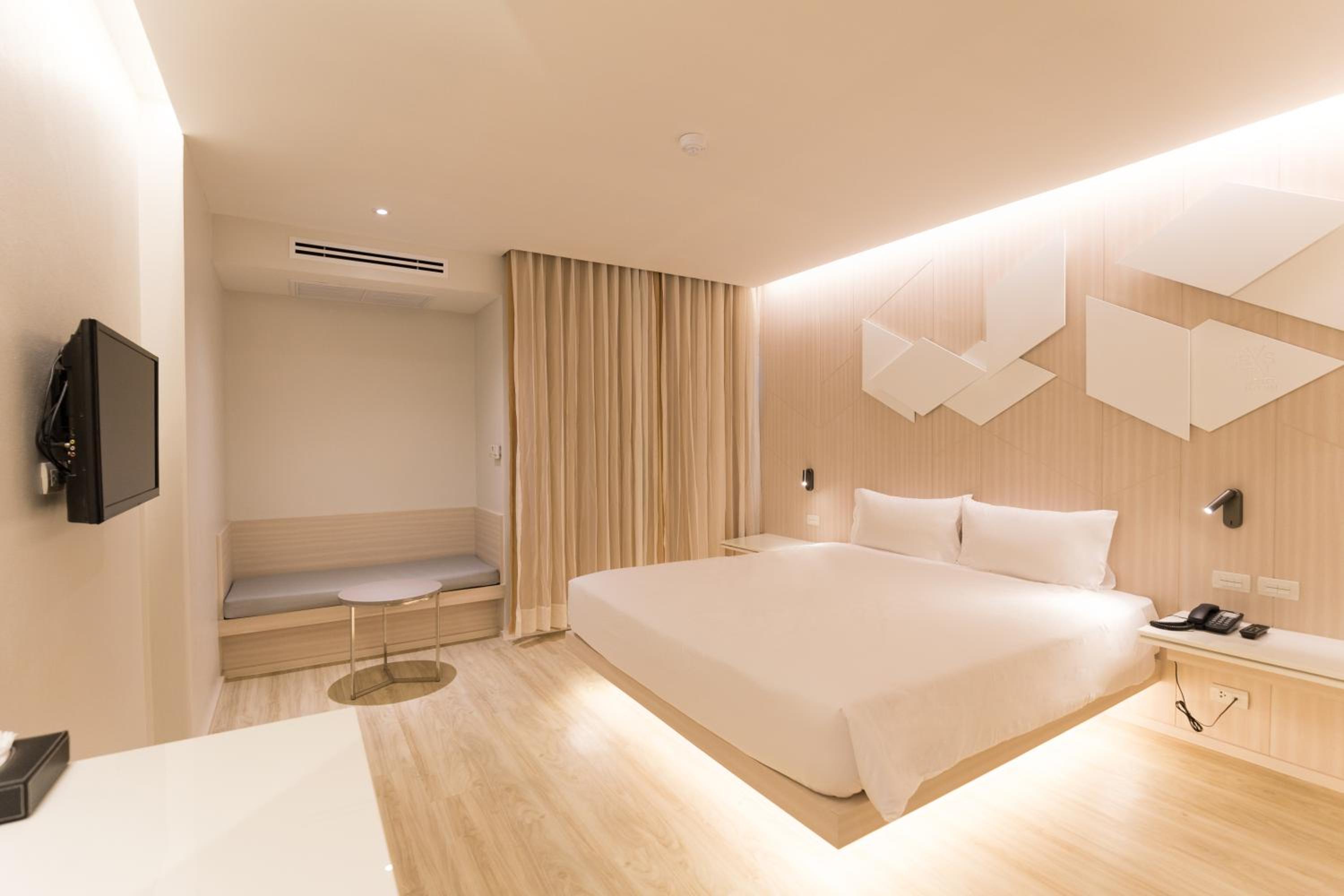 Deluxe Double Room with Shower